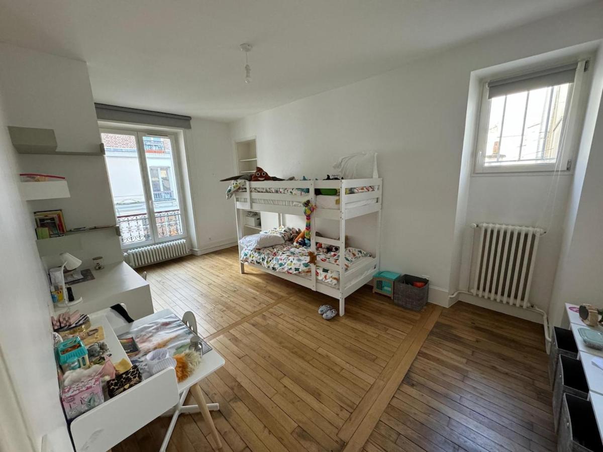 Beautiful Family - Canal Saint Martin Apartment