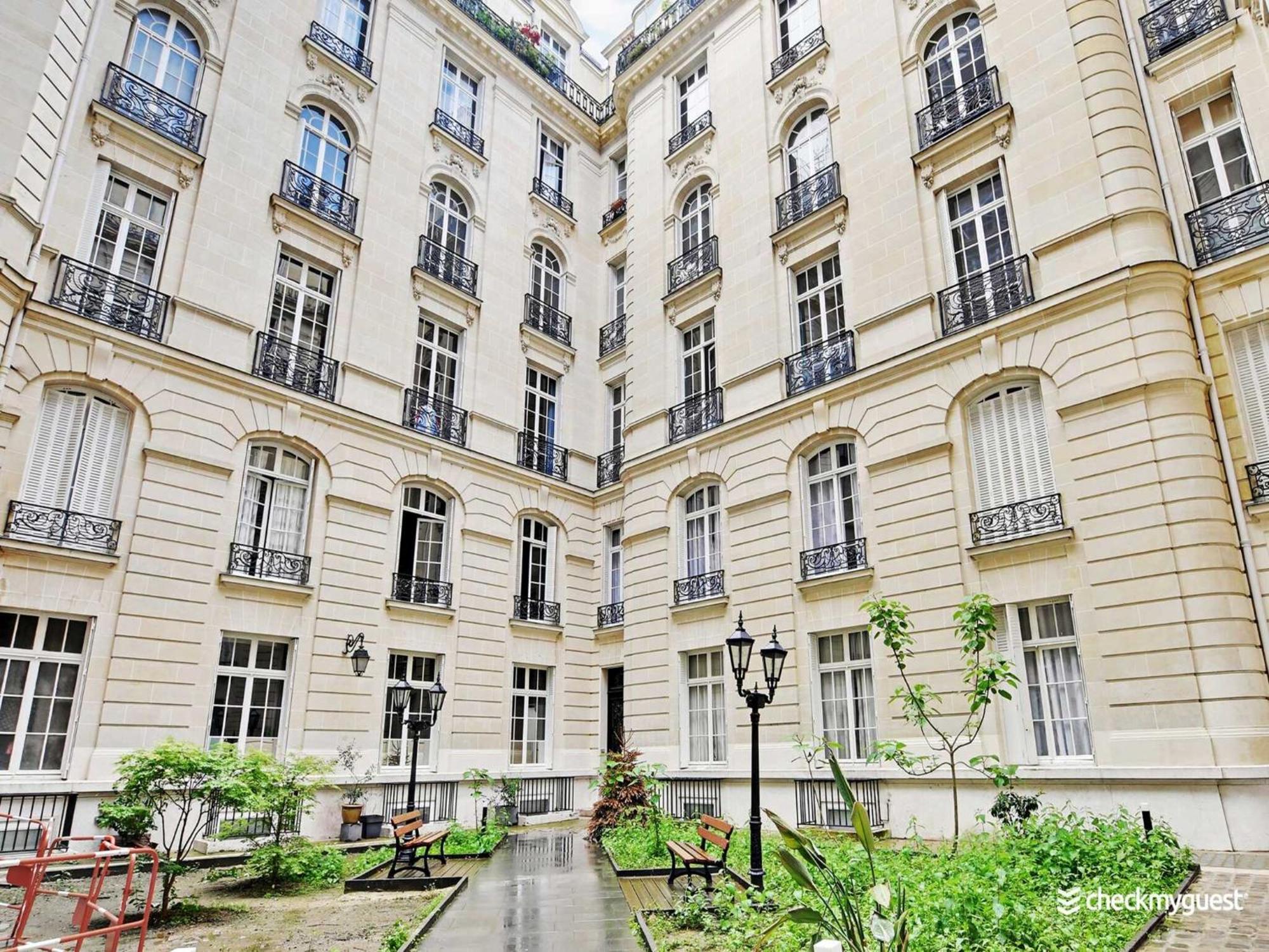 Apartment A Cocoon Just A Stone's Throw From The Arc De Triomphe Paris