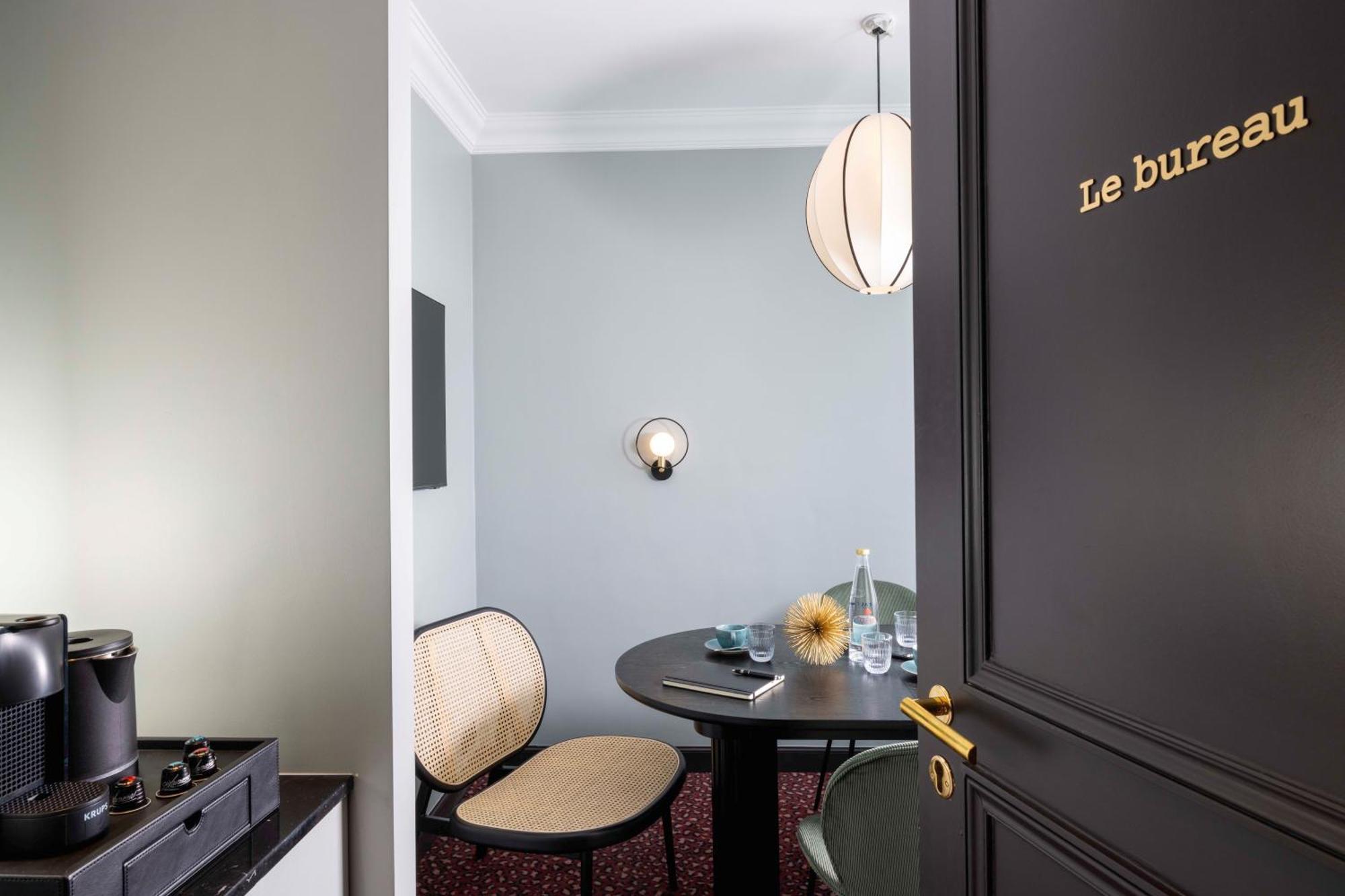 Le Clark Paris