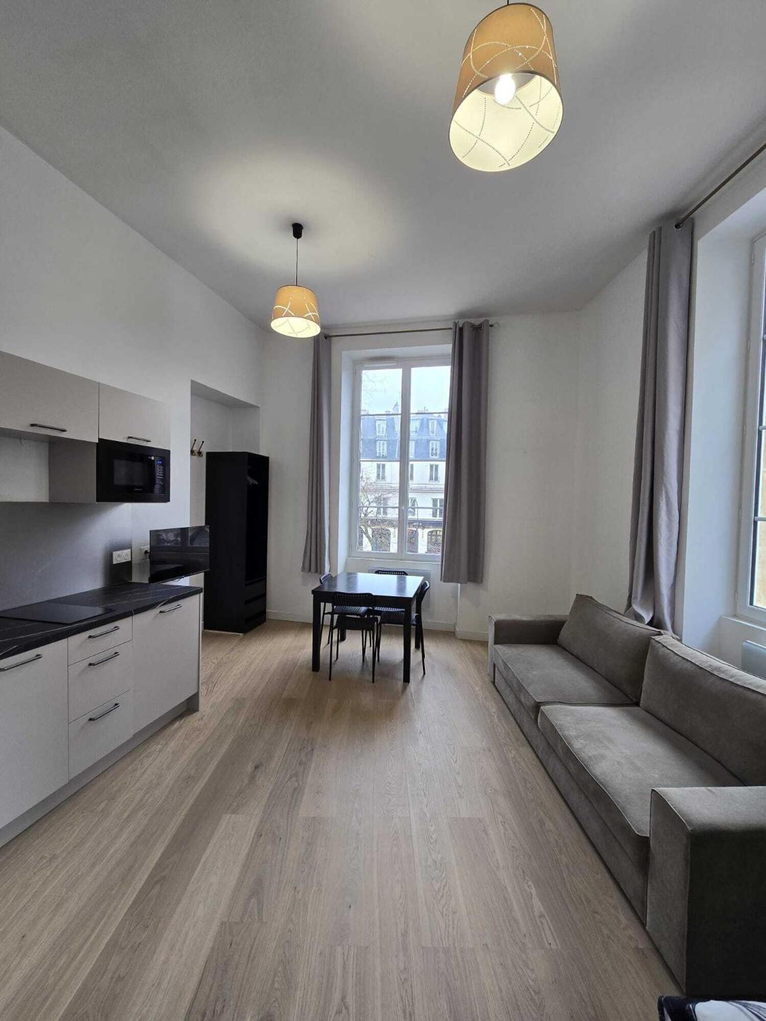 Grands Boulevards Apartment *