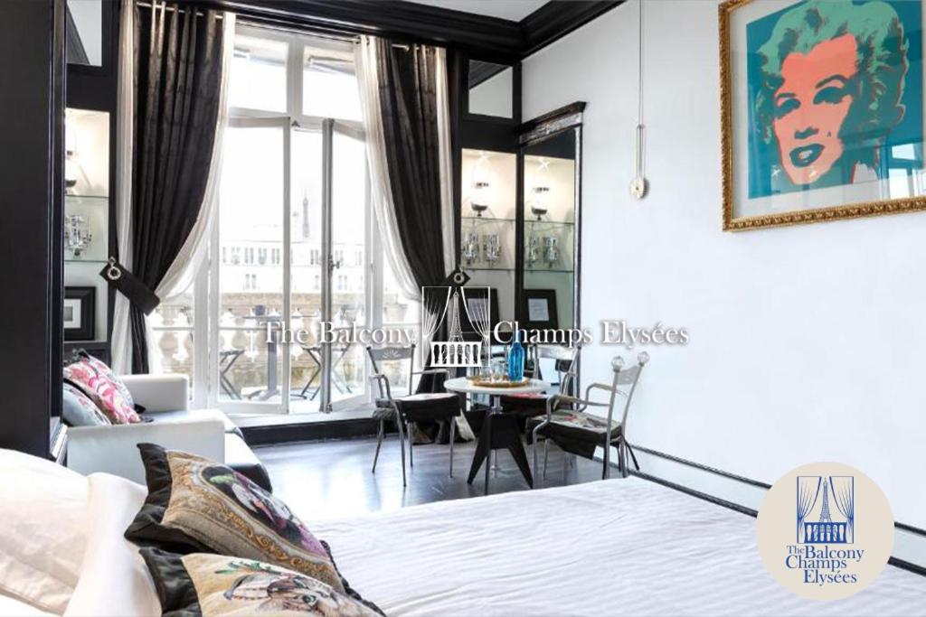 Apartment Balcony -view -champs Elysees Paris