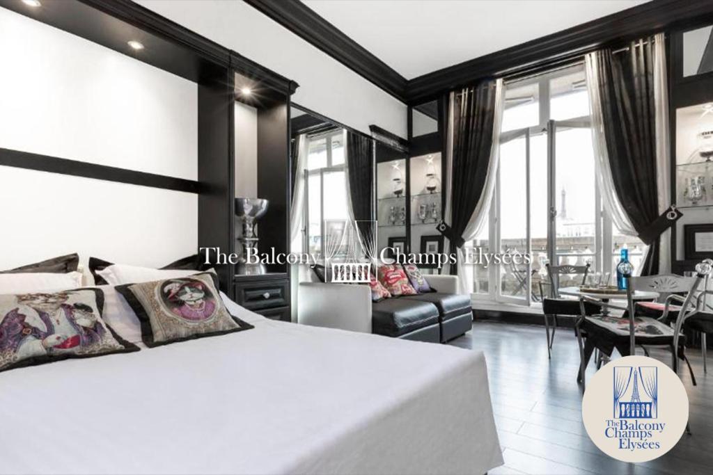 Apartment Balcony -view -champs Elysees