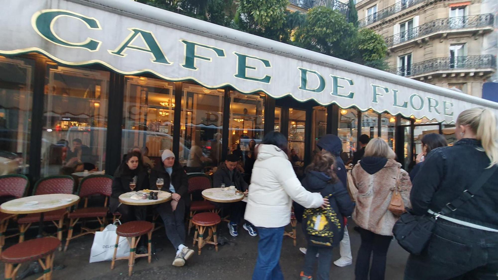 1 Minute Gare Montparnasse,center,close To Louvre Meusm And Eiffel Tour ,amusing Place *