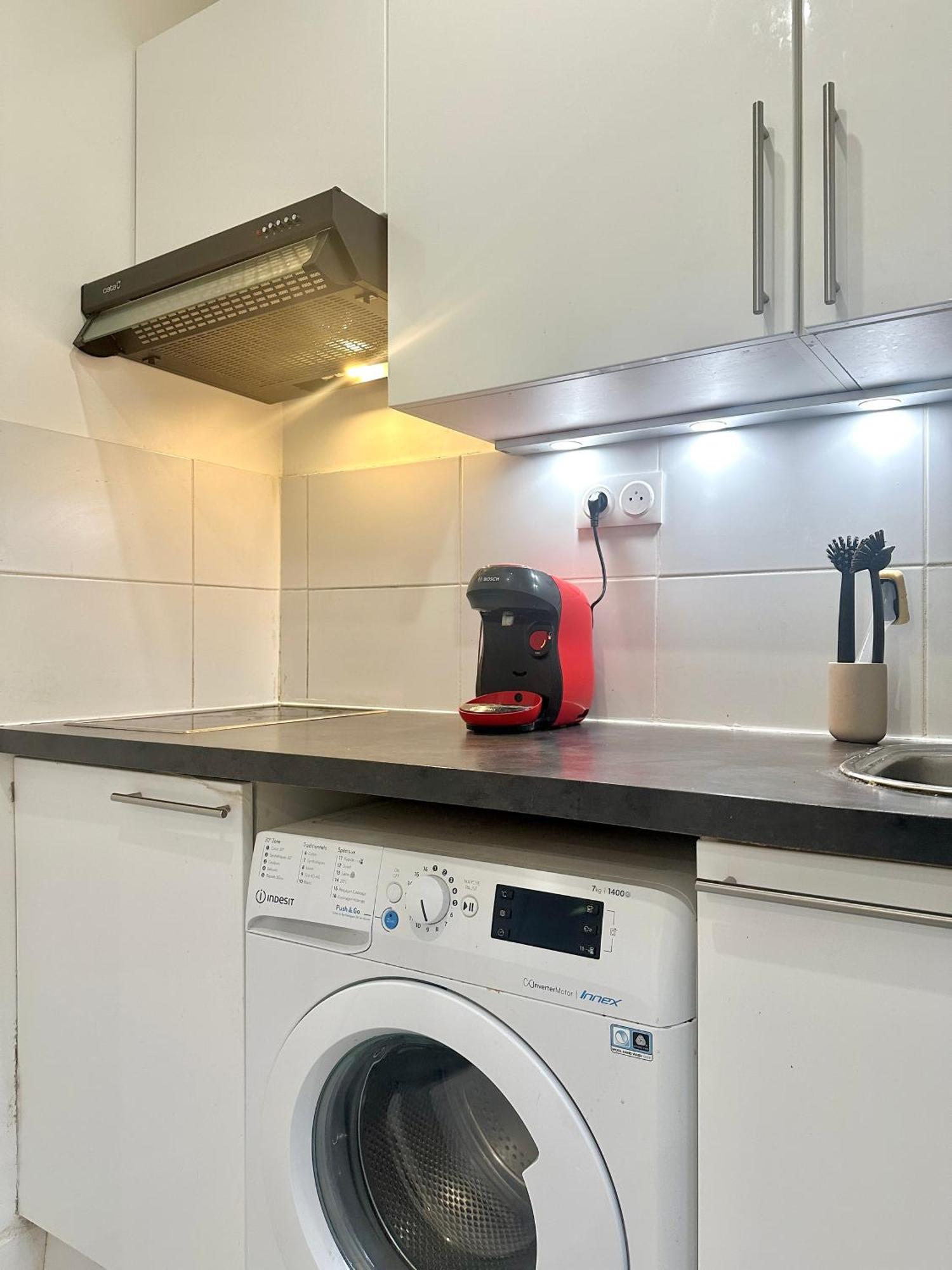 Cozy Near Eiffel Tower In Fondary Apartment
