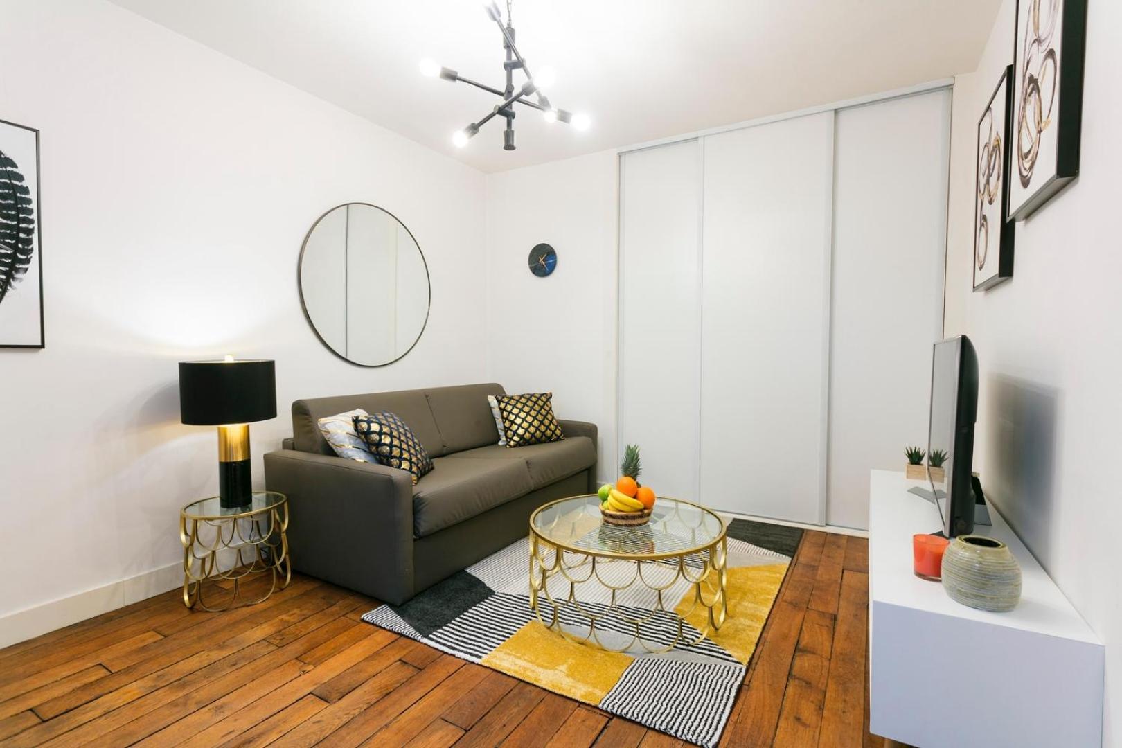 Apartment Bnbnook - Cozy 1br Steps From Notre-dame & Seine