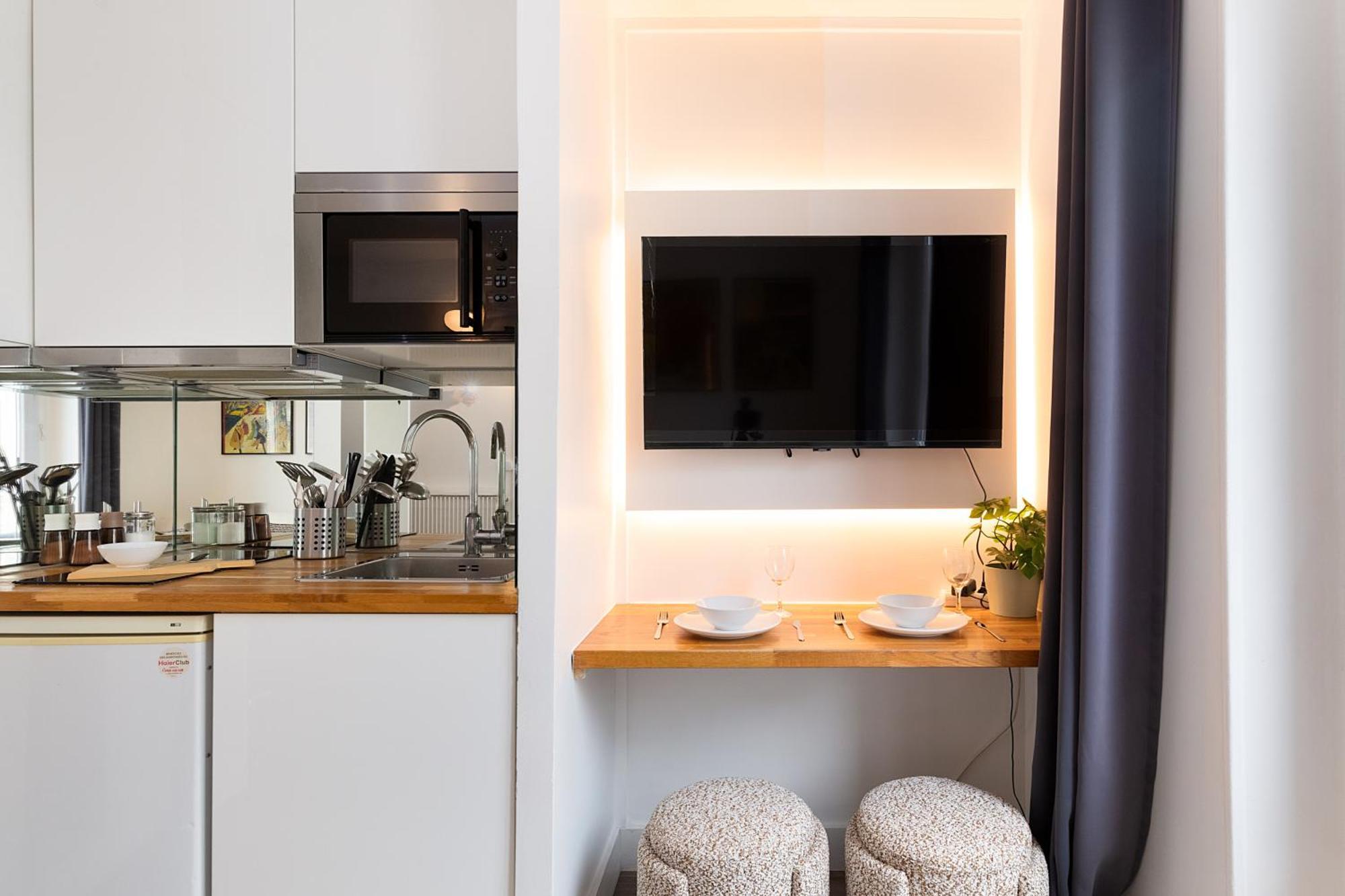 Cozy - Eiffel Tower - Sleeps 2p