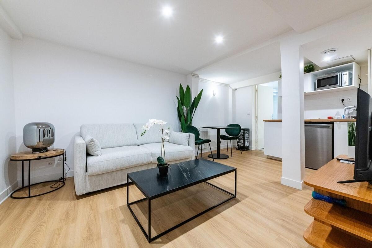 Avenue Breteuil Family - 11 Pers - Unique - Cosy Apartment Paris