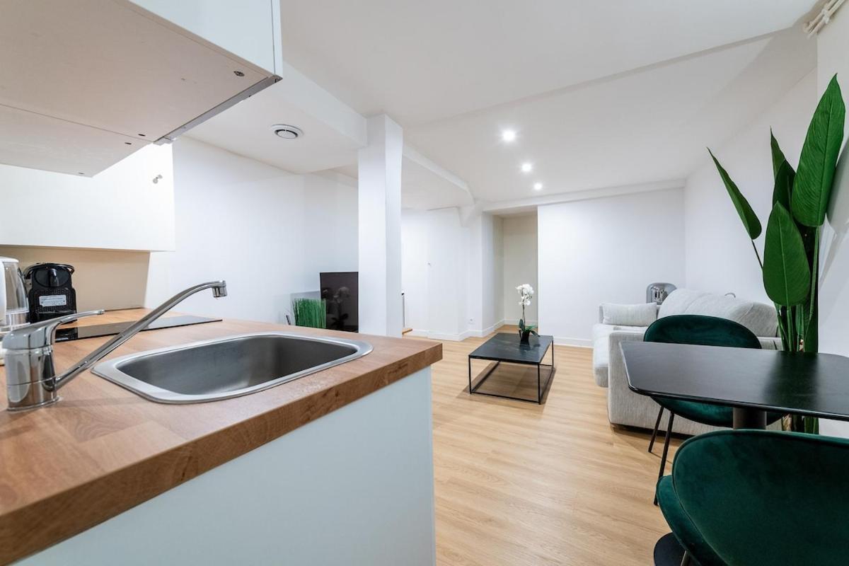 Apartment Avenue Breteuil Family - 11 Pers - Unique - Cosy Paris