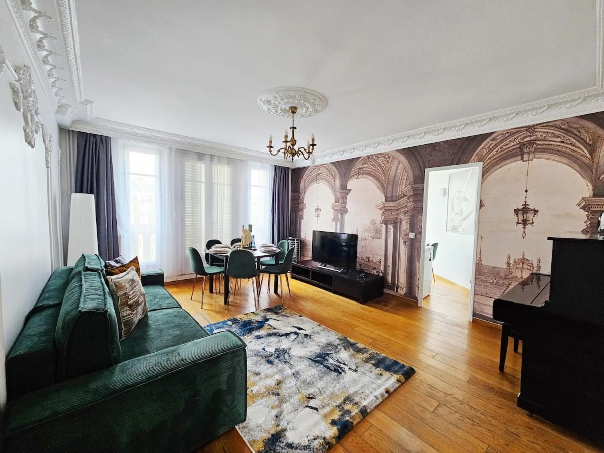 Grand Appt For 7p Center Apartment