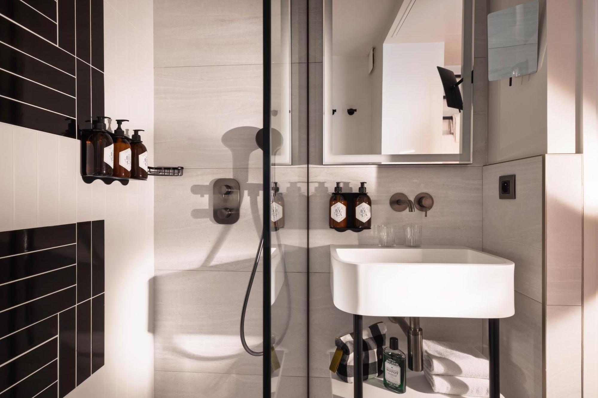Hotel Raspail Montparnasse
