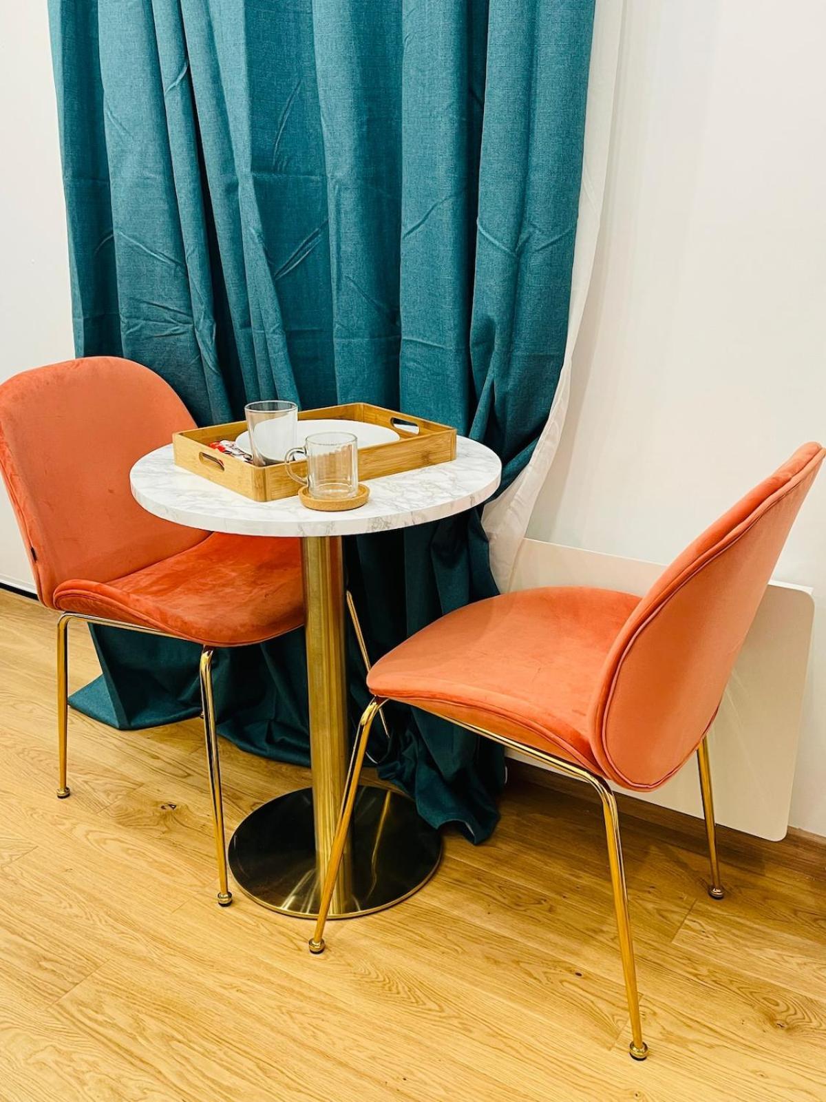 Chic Arc De Triomphe-champs Elysees Apartment