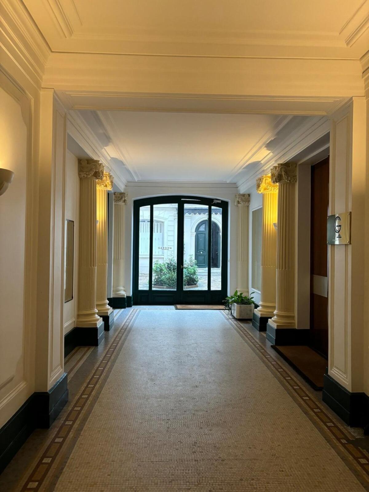 Apartment Champs Elysees