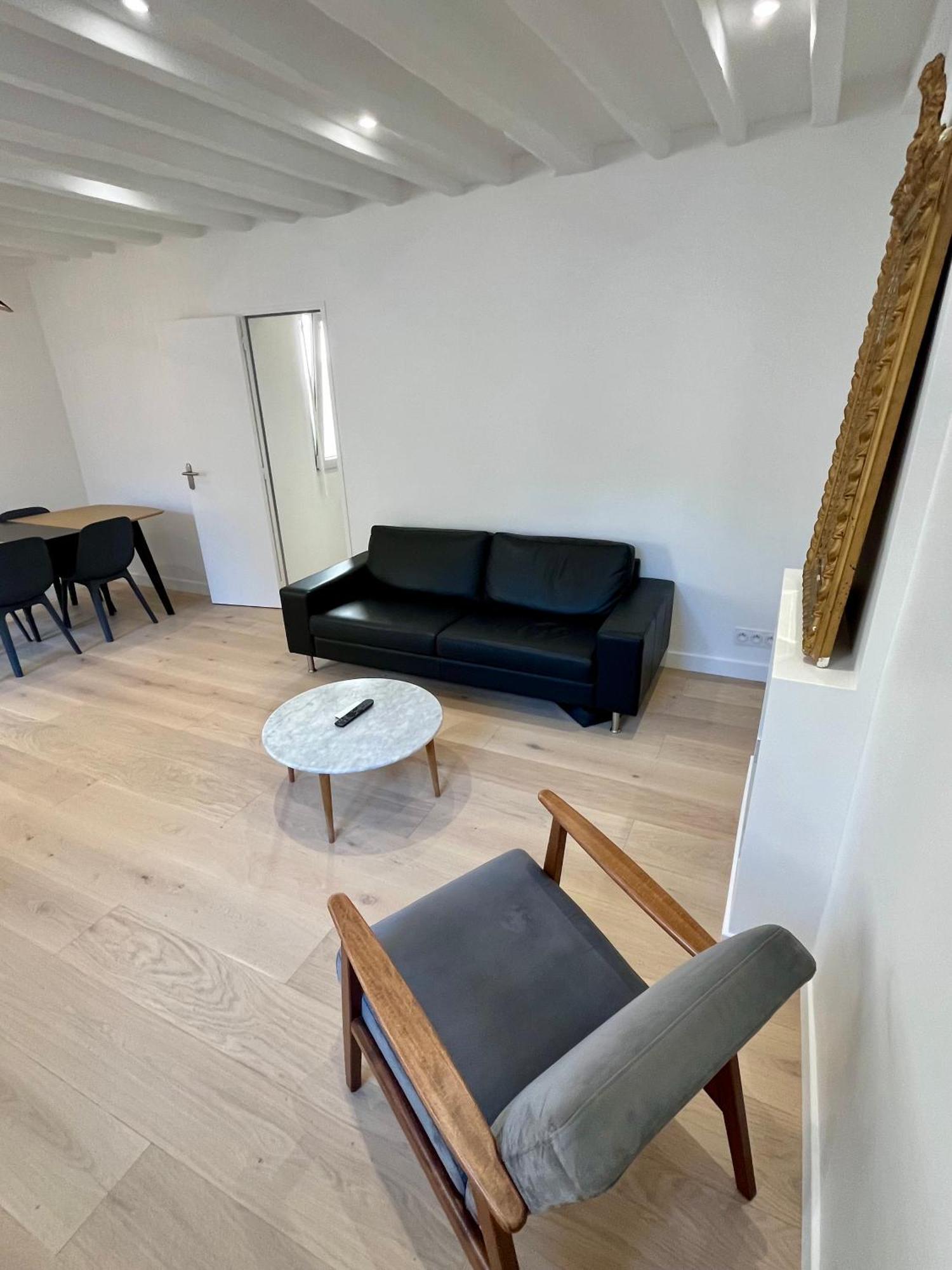 Lovely In Heart Of 10 Min Walk To Louvre Apartment