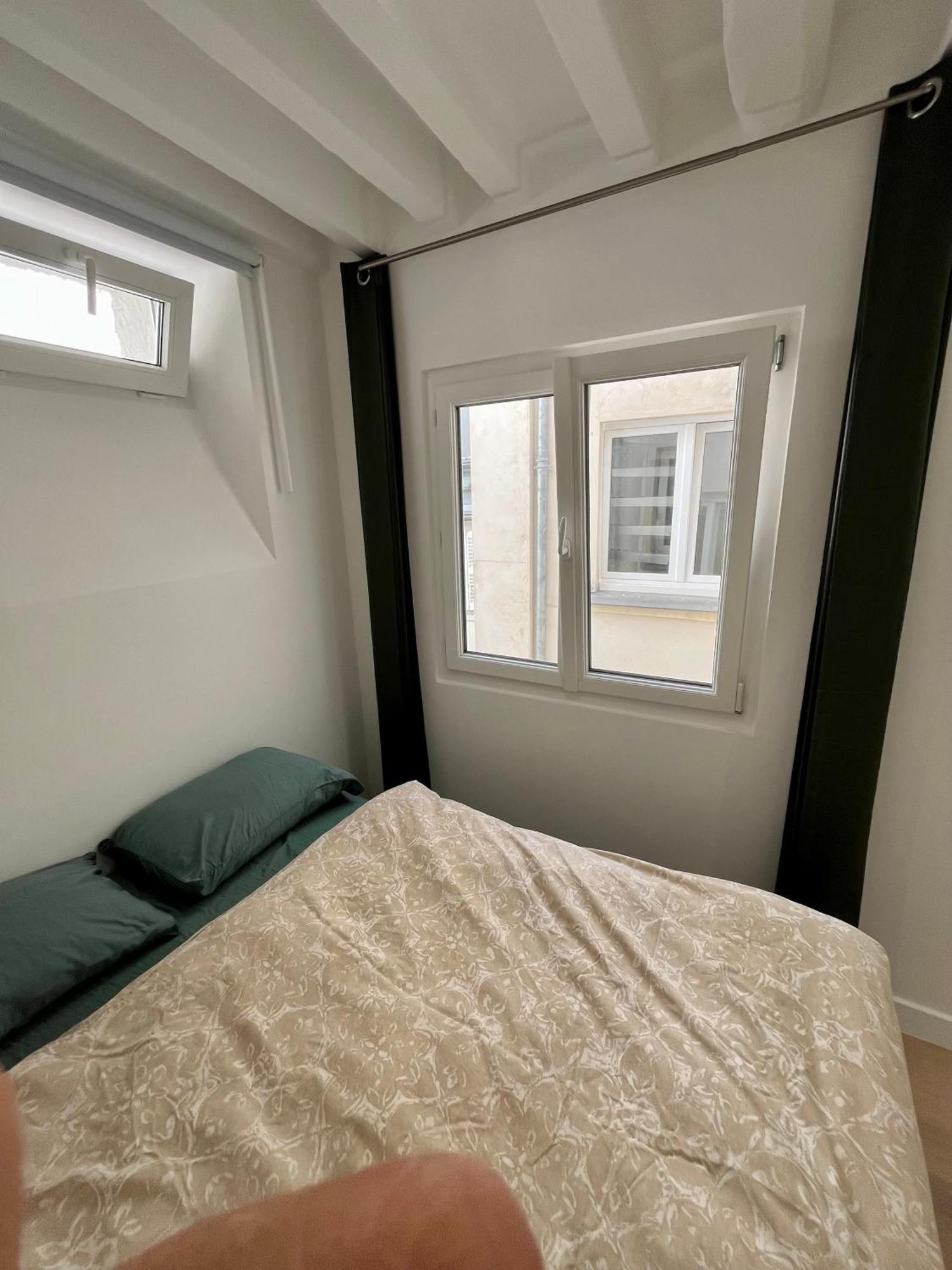 Lovely In Heart Of 10 Min Walk To Louvre Apartment Paris