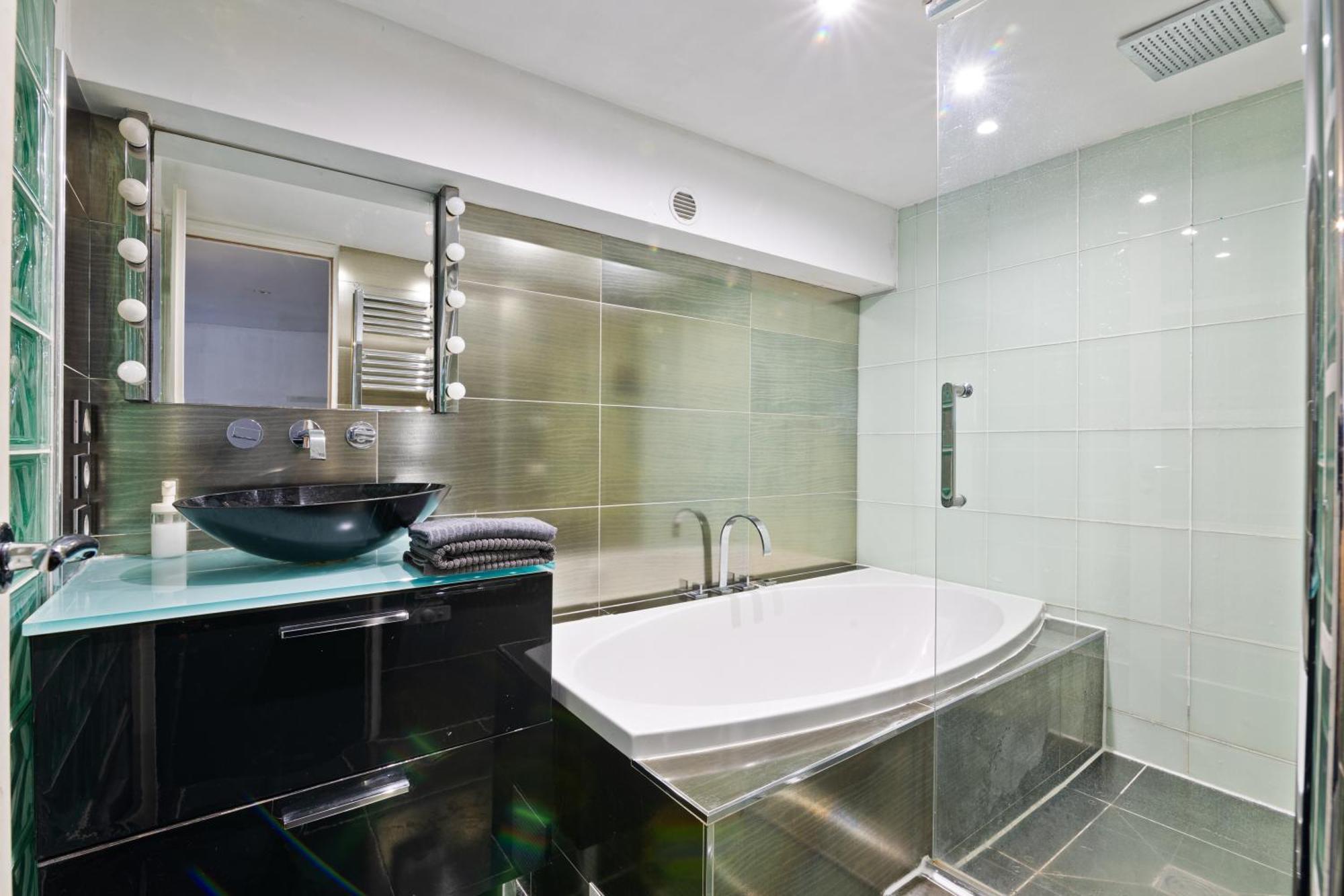 Superb Quartier Bonne Nouvelle Free Netflix Apartment