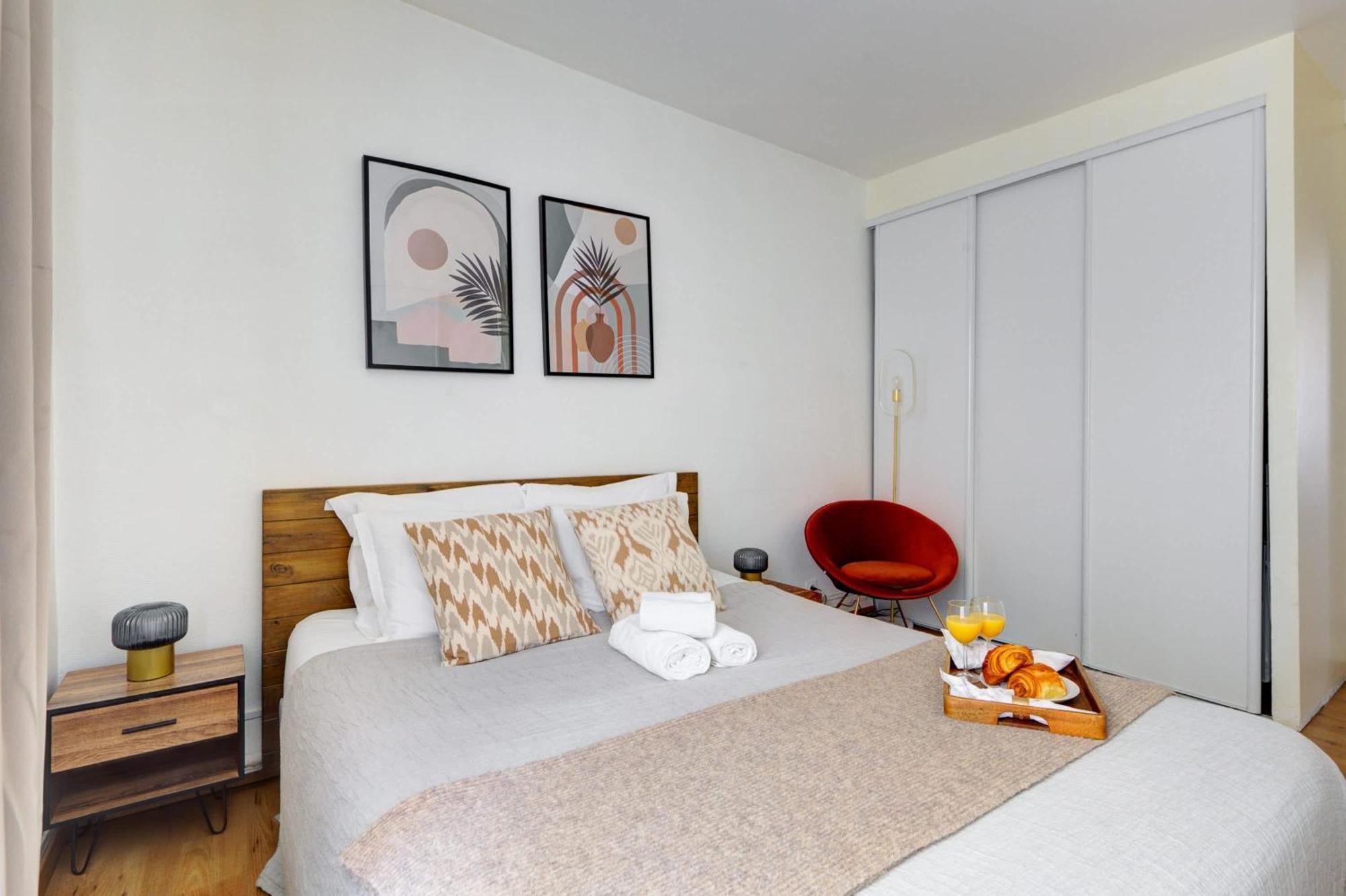 Bnbnova - Eiffel Tower & Champ De Mars Apartment Paris