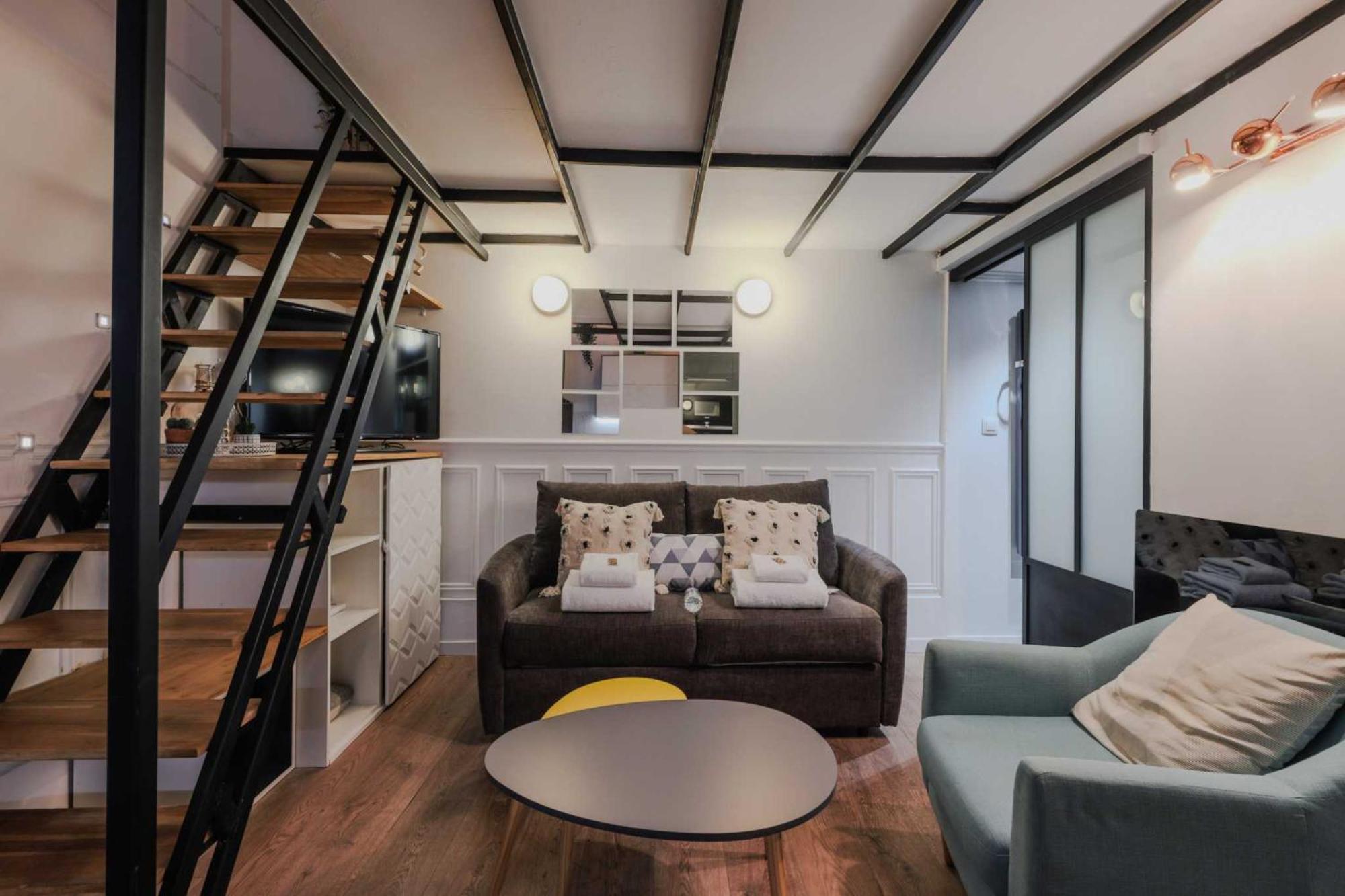 Comfortable Duplex In The Heart Of Apartment