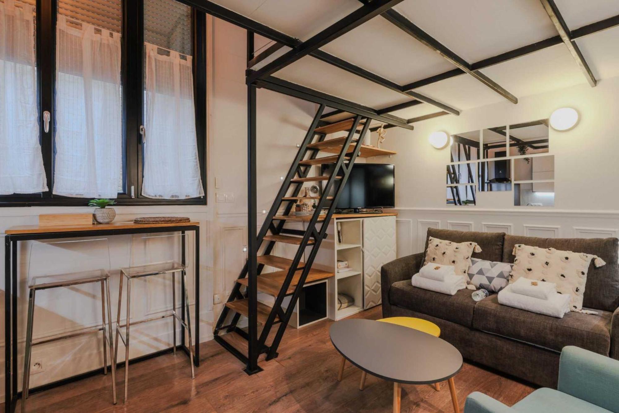 Comfortable Duplex In The Heart Of