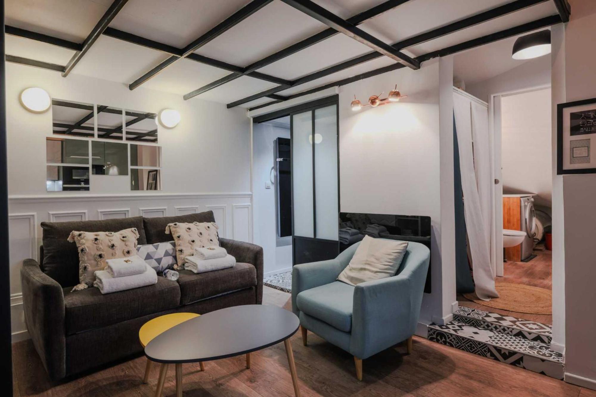Comfortable Duplex In The Heart Of Paris