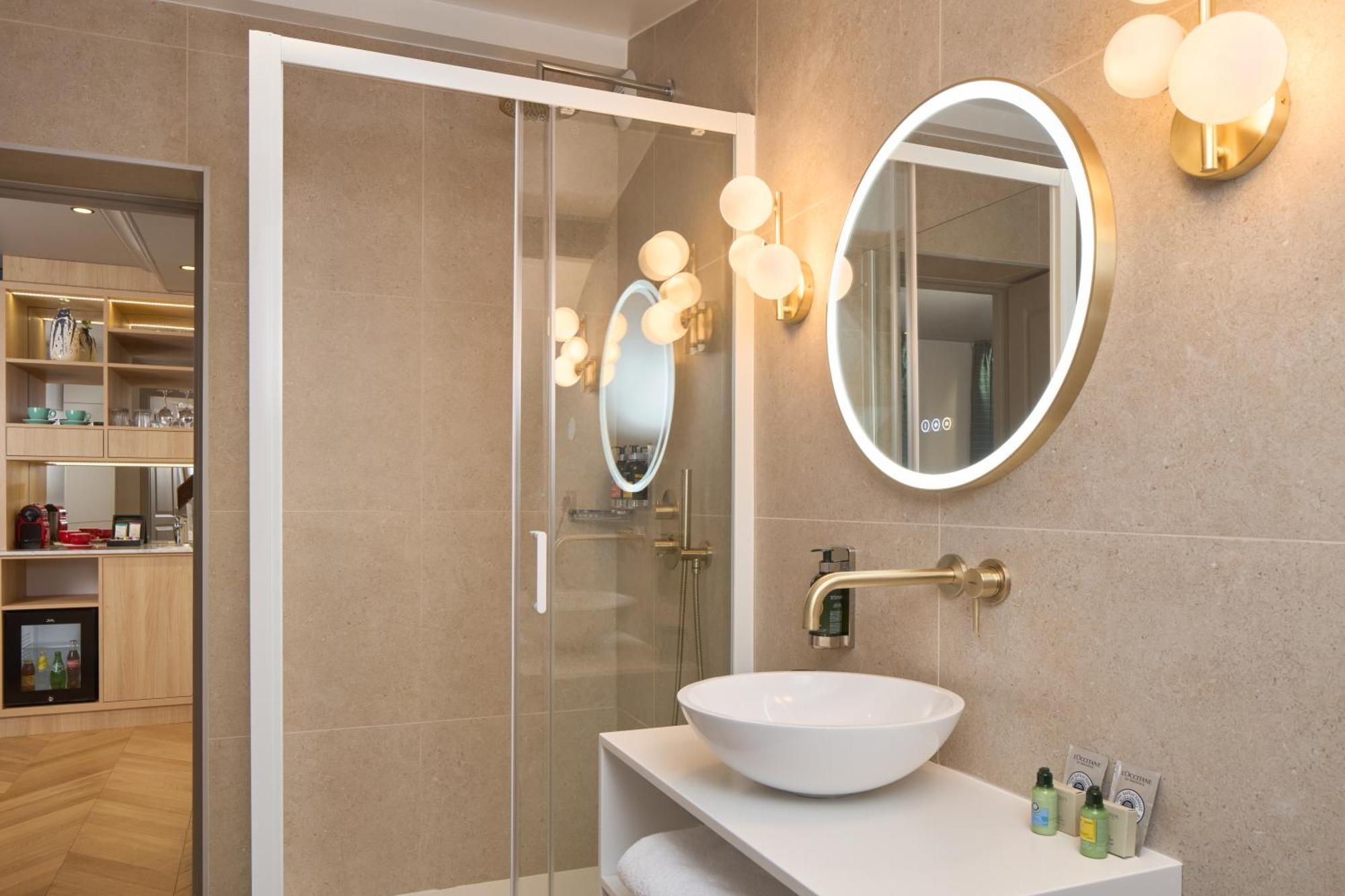 Le Robinet D'or Canal Saint Martin Hotel Paris