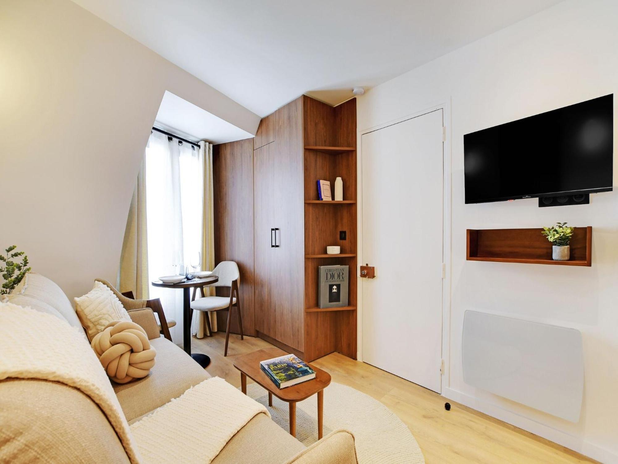 Modern - 2p - Ac - Madeleine Saint-lazare *