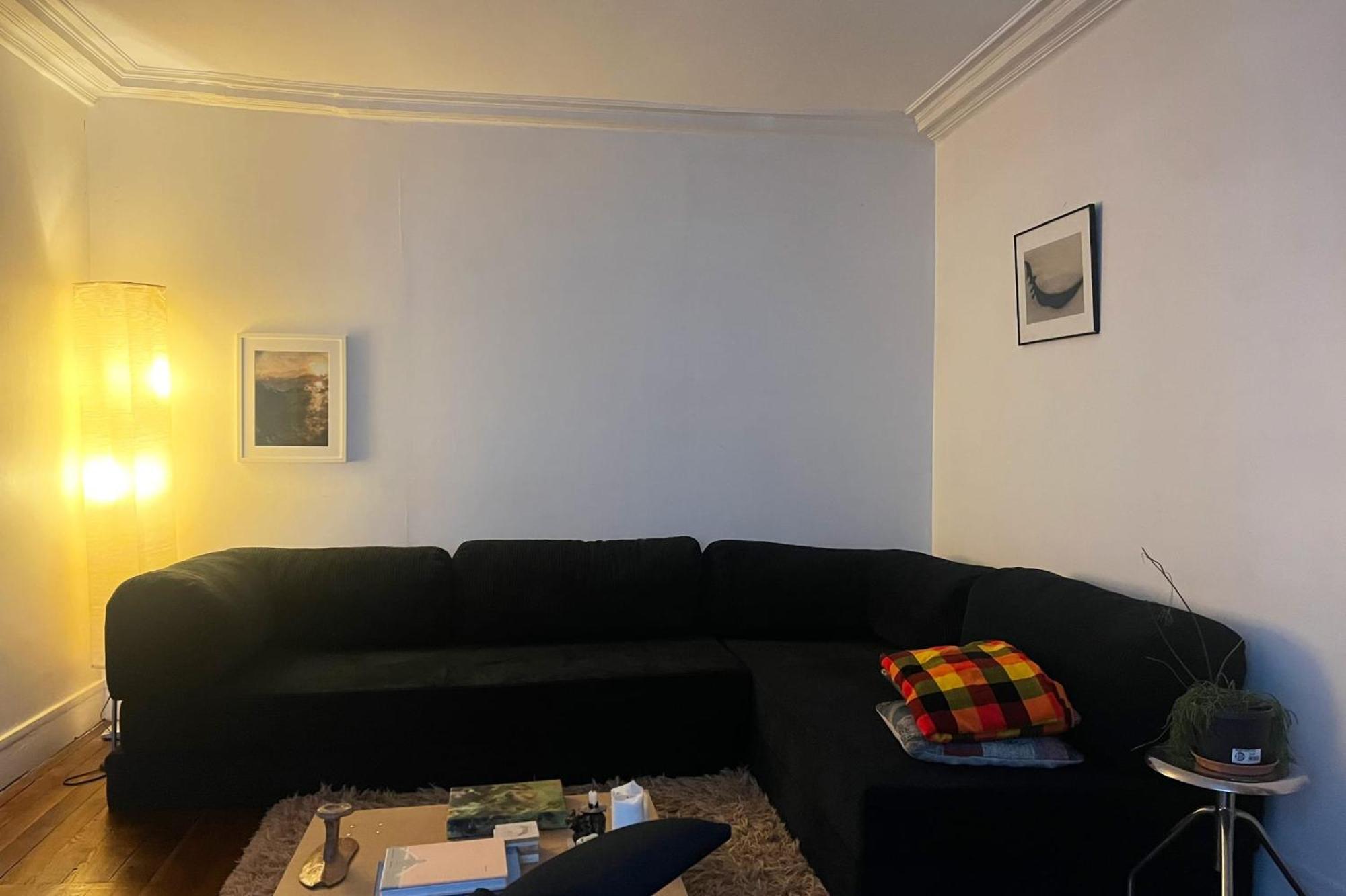 Charming Spacious T2 In The 18th - Paris