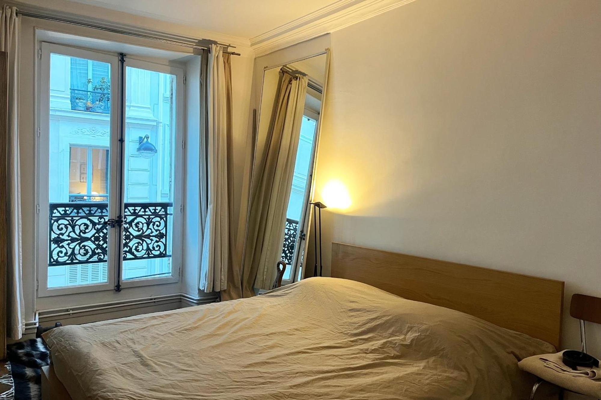 Charming Spacious T2 In The 18th - * Paris