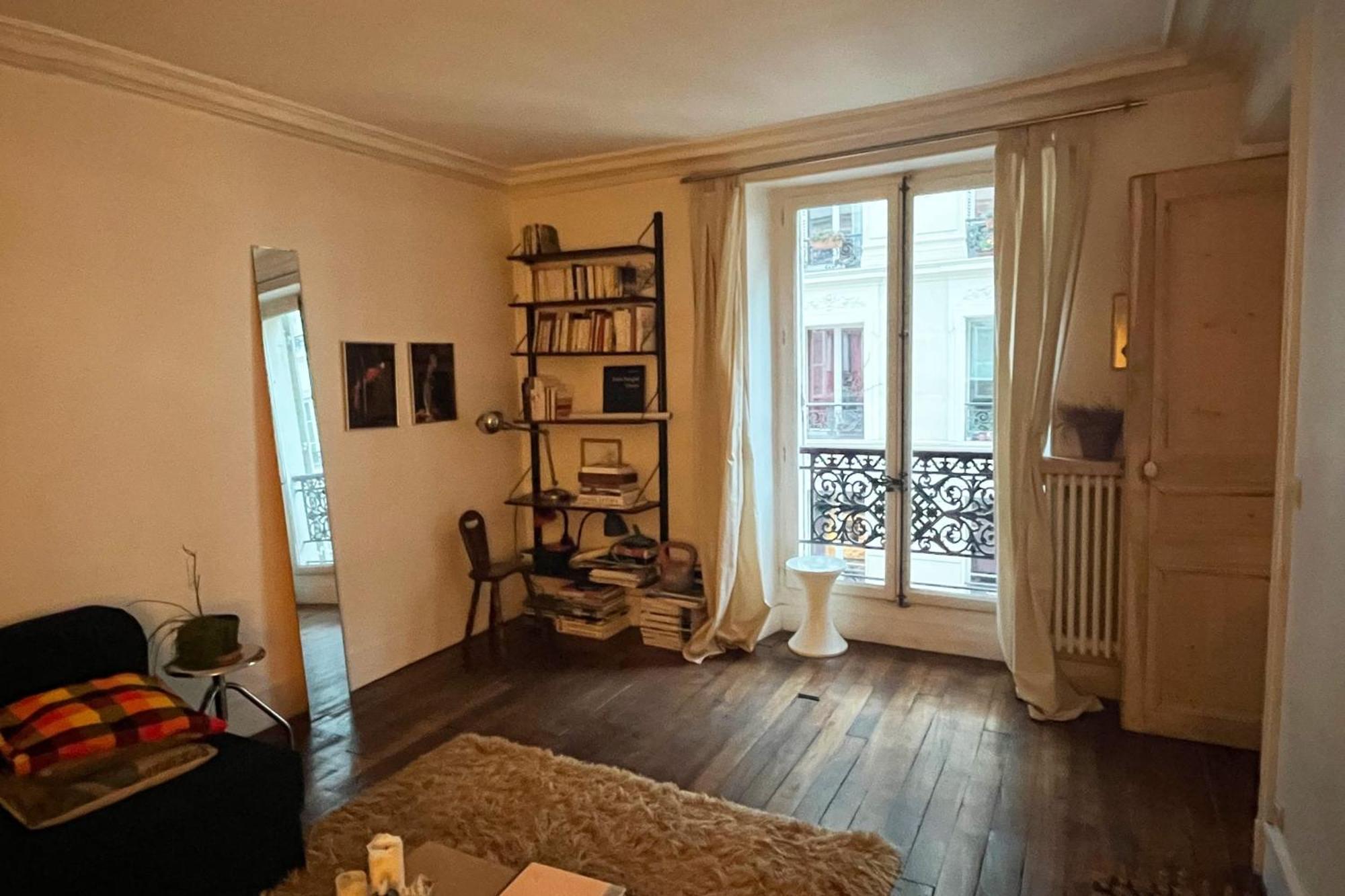 Charming Spacious T2 In The 18th -