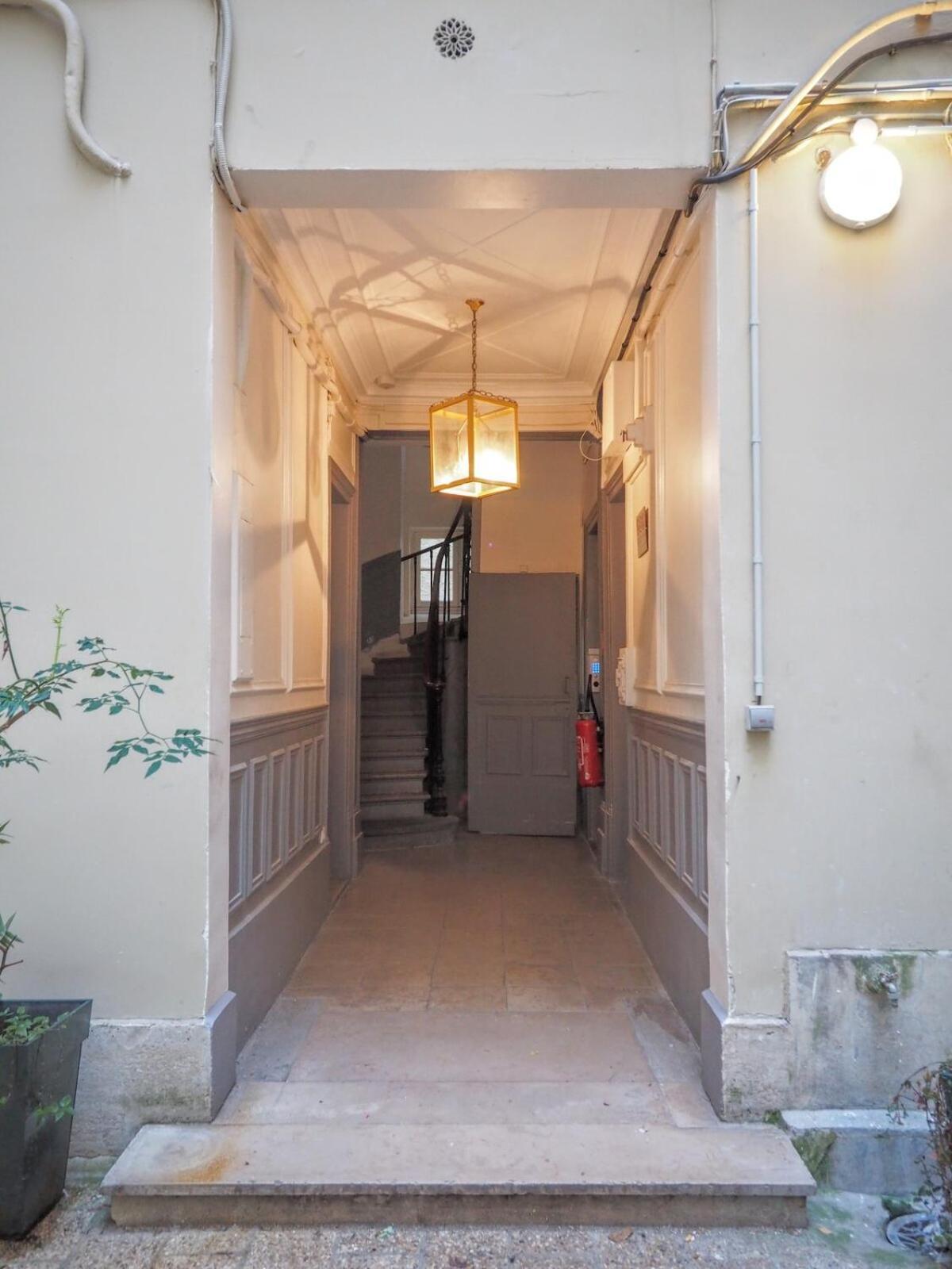 Saint Germain Sartre Apartment