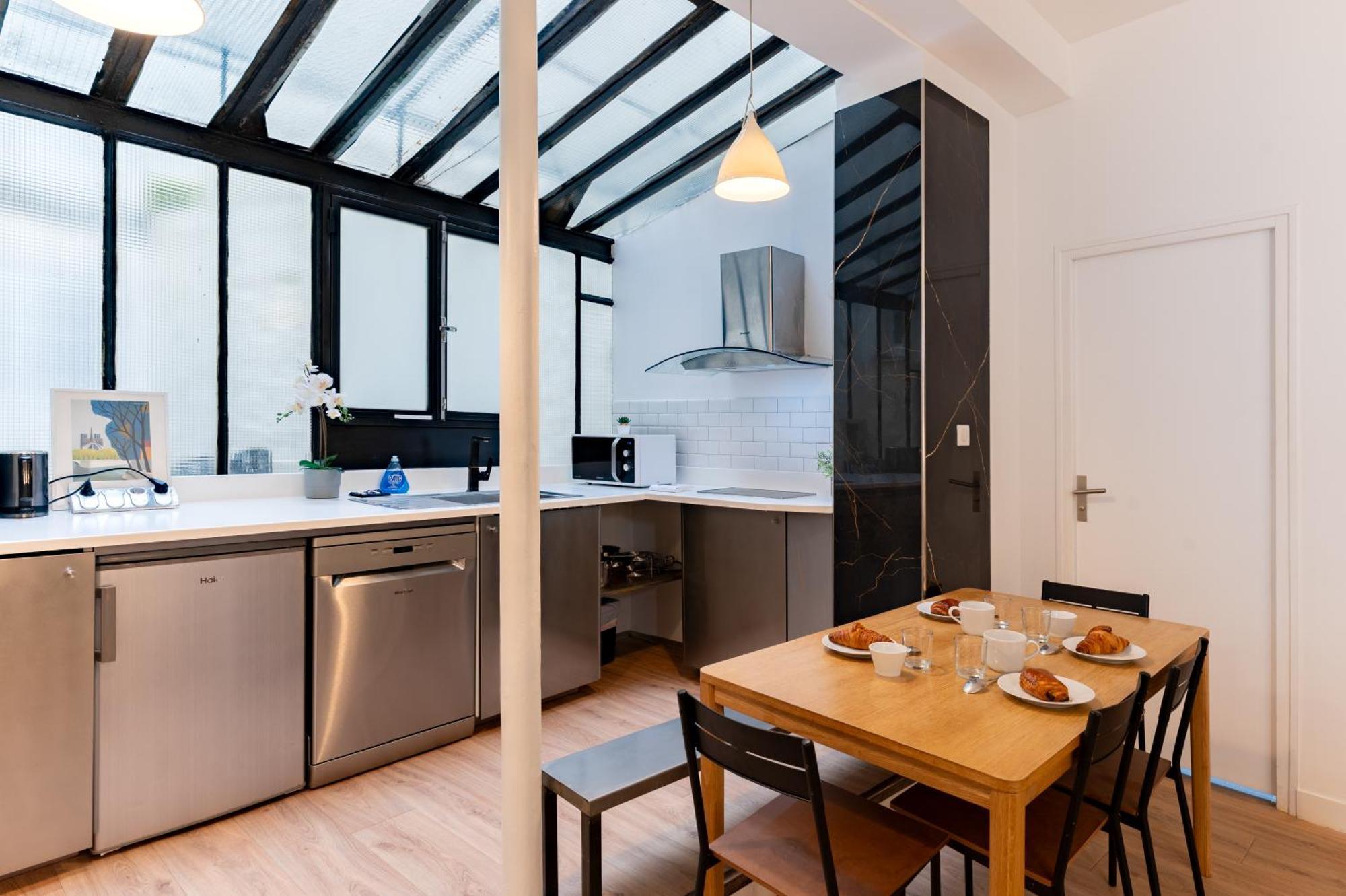 Apartment Saint Germain Sartre