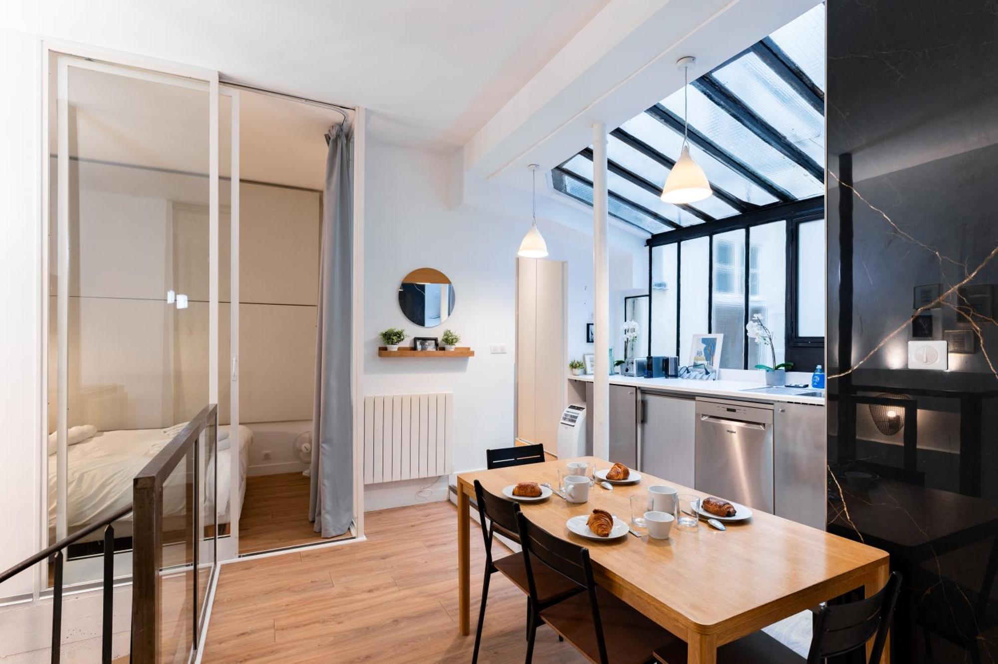 Saint Germain Sartre Apartment *