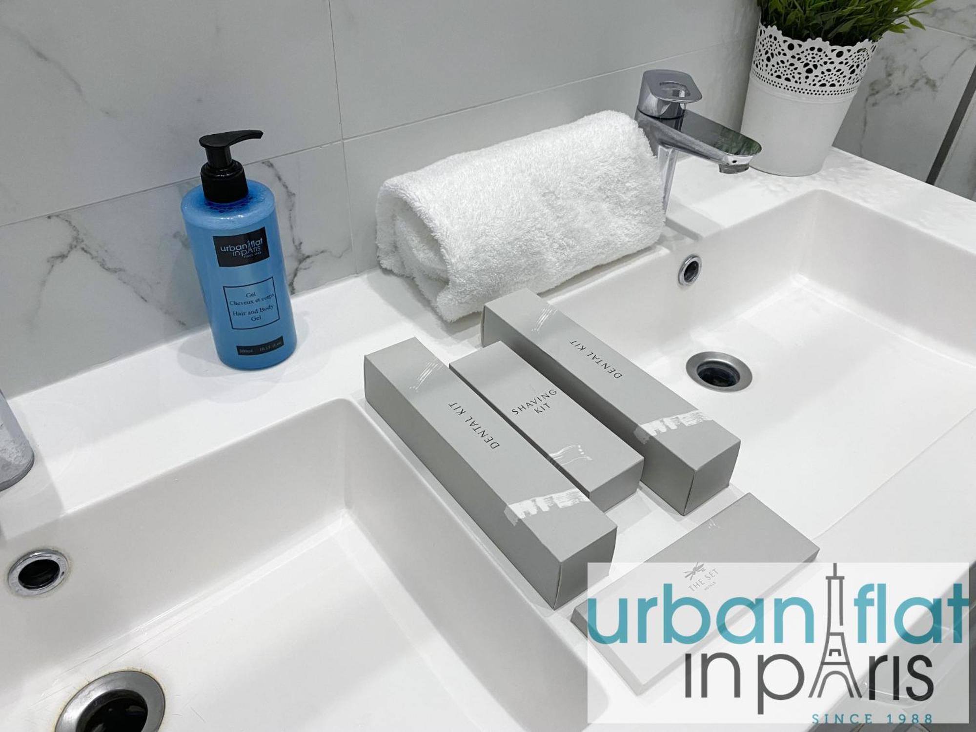 Urban Flat 72 - Pretty 3 Bedroom Flat - Triangle D Or *