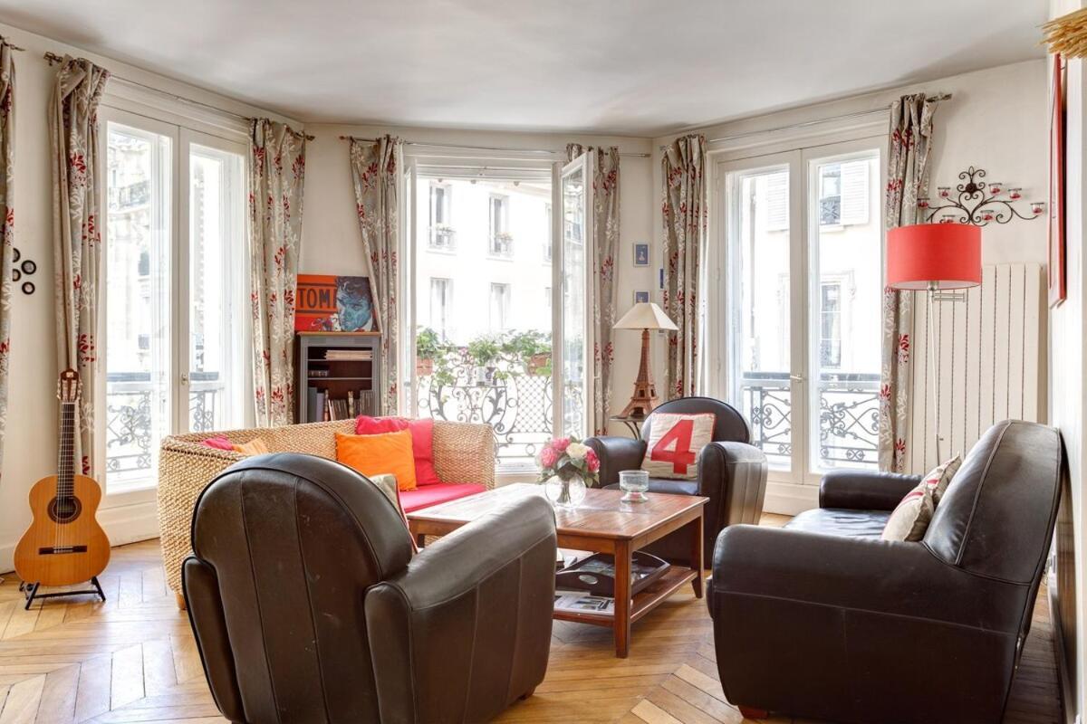 Apartment Mon - Vrai Parisien - Centre- Cosy Modern & Comfort - Free Travel Guide - Speciale Famille - Special Offer *