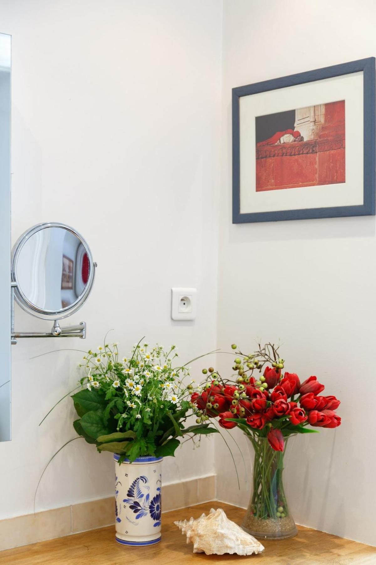 Apartment Mon - Vrai Parisien - Centre- Cosy Modern & Comfort - Free Travel Guide - Speciale Famille - Special Offer *