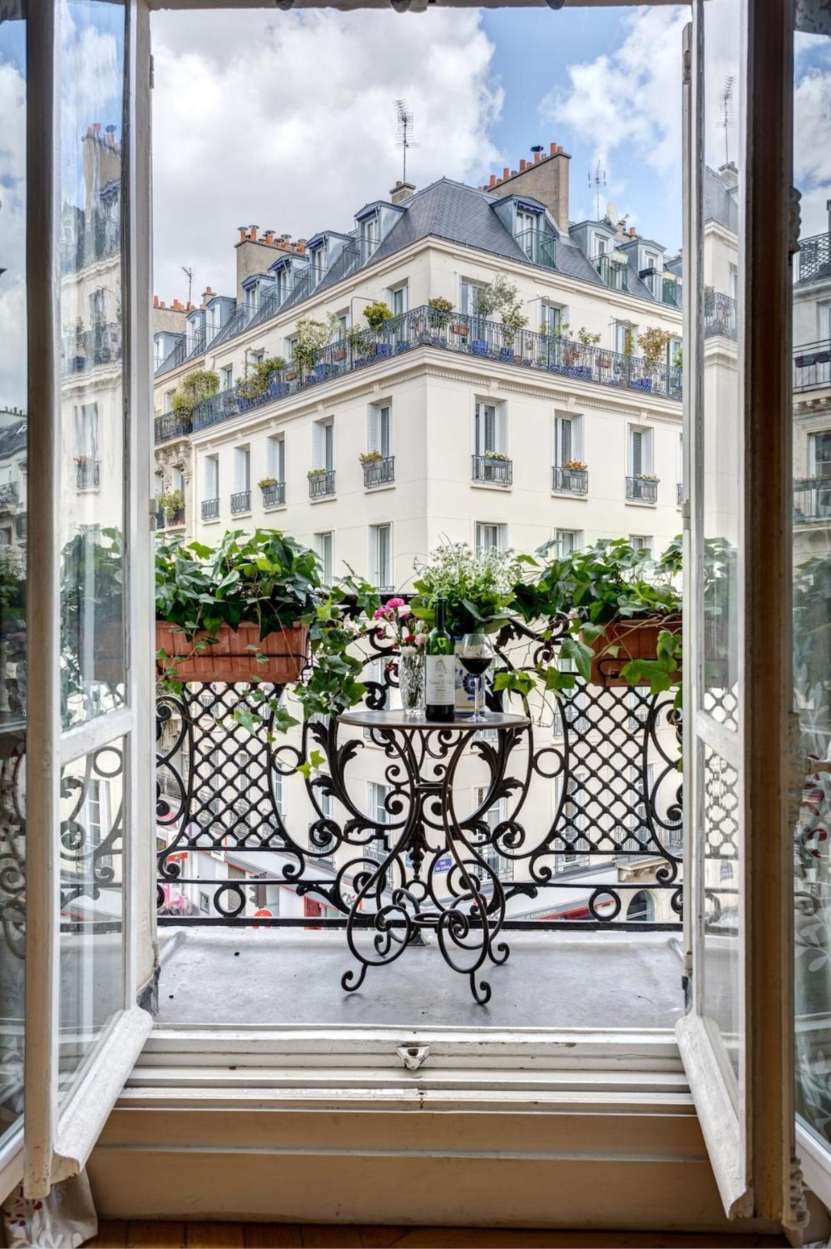 Apartment Mon - Vrai Parisien - Centre- Cosy Modern & Comfort - Free Travel Guide - Speciale Famille - Special Offer Paris