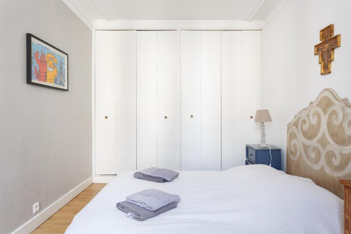 Mon - Vrai Parisien - Centre- Cosy Modern & Comfort - Free Travel Guide - Speciale Famille - Special Offer Apartment Paris