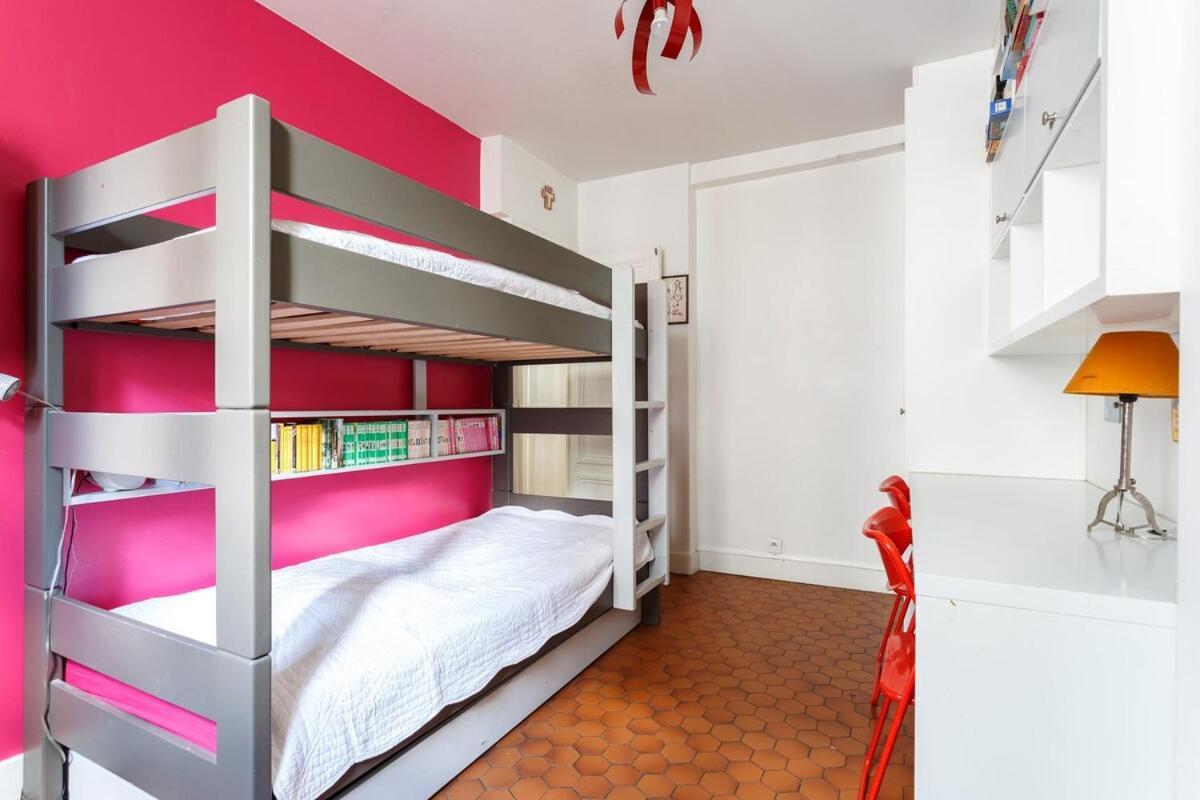 Apartment Mon - Vrai Parisien - Centre- Cosy Modern & Comfort - Free Travel Guide - Speciale Famille - Special Offer Paris