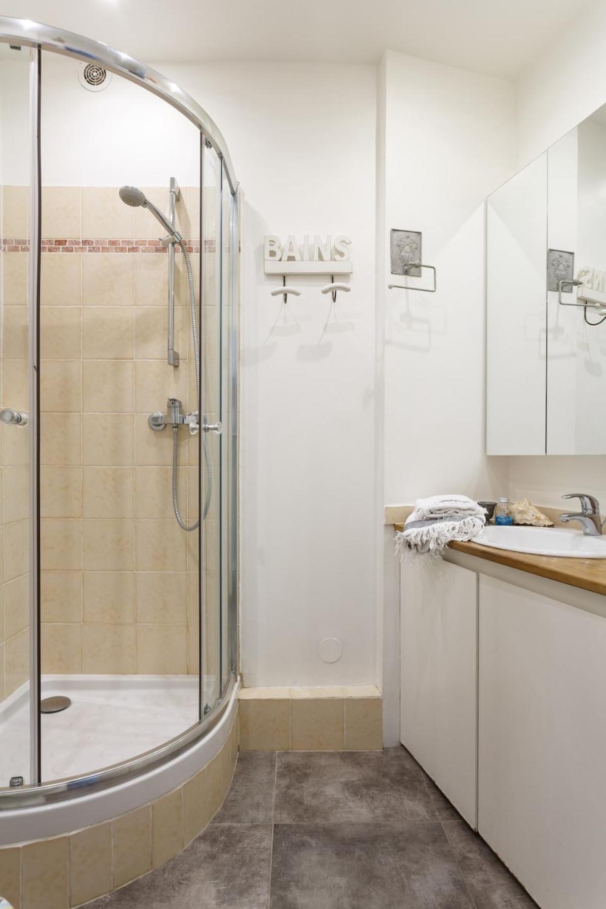 Mon - Vrai Parisien - Centre- Cosy Modern & Comfort - Free Travel Guide - Speciale Famille - Special Offer * Paris