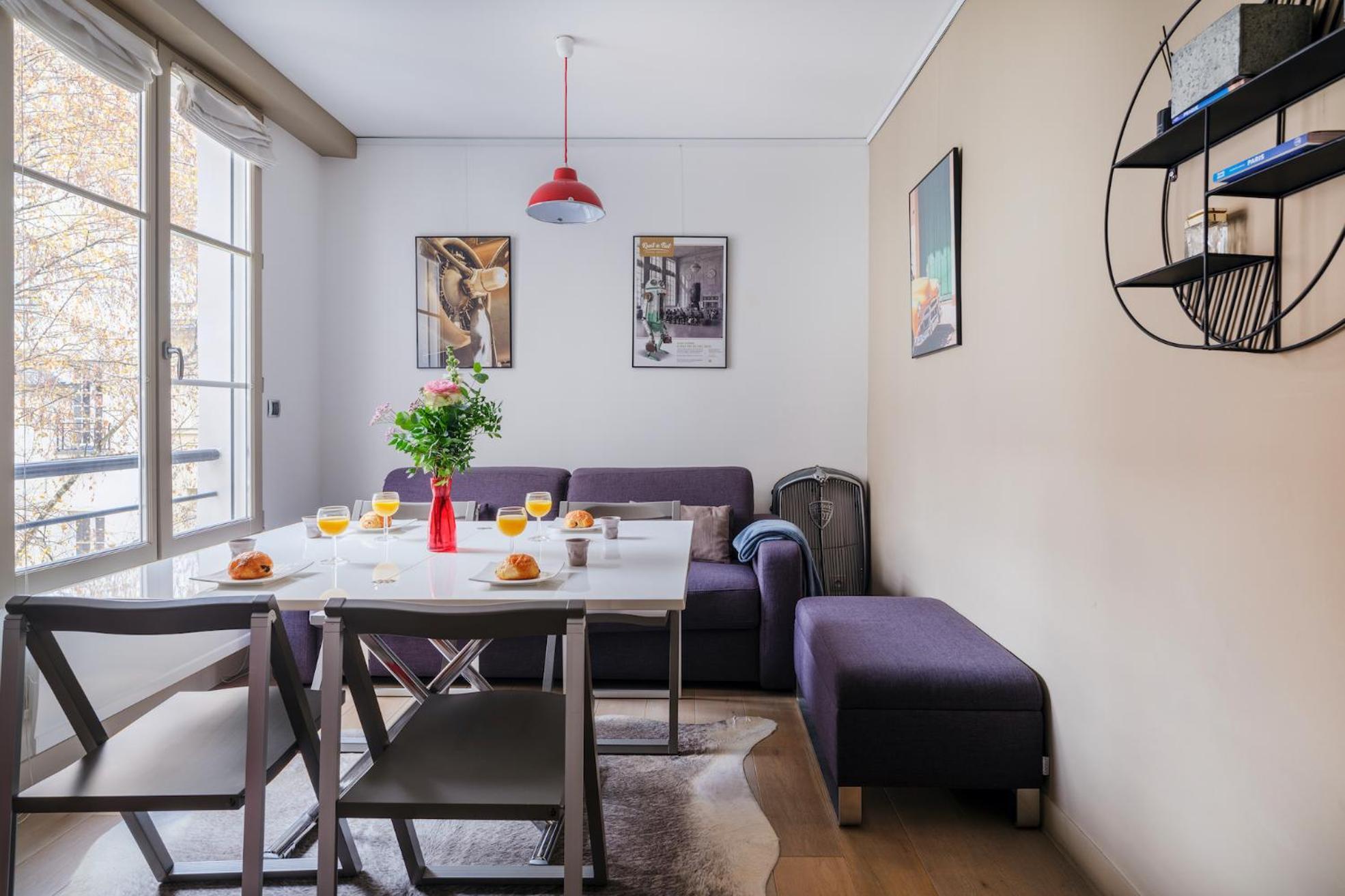 Marais Bouquet Apartment Paris