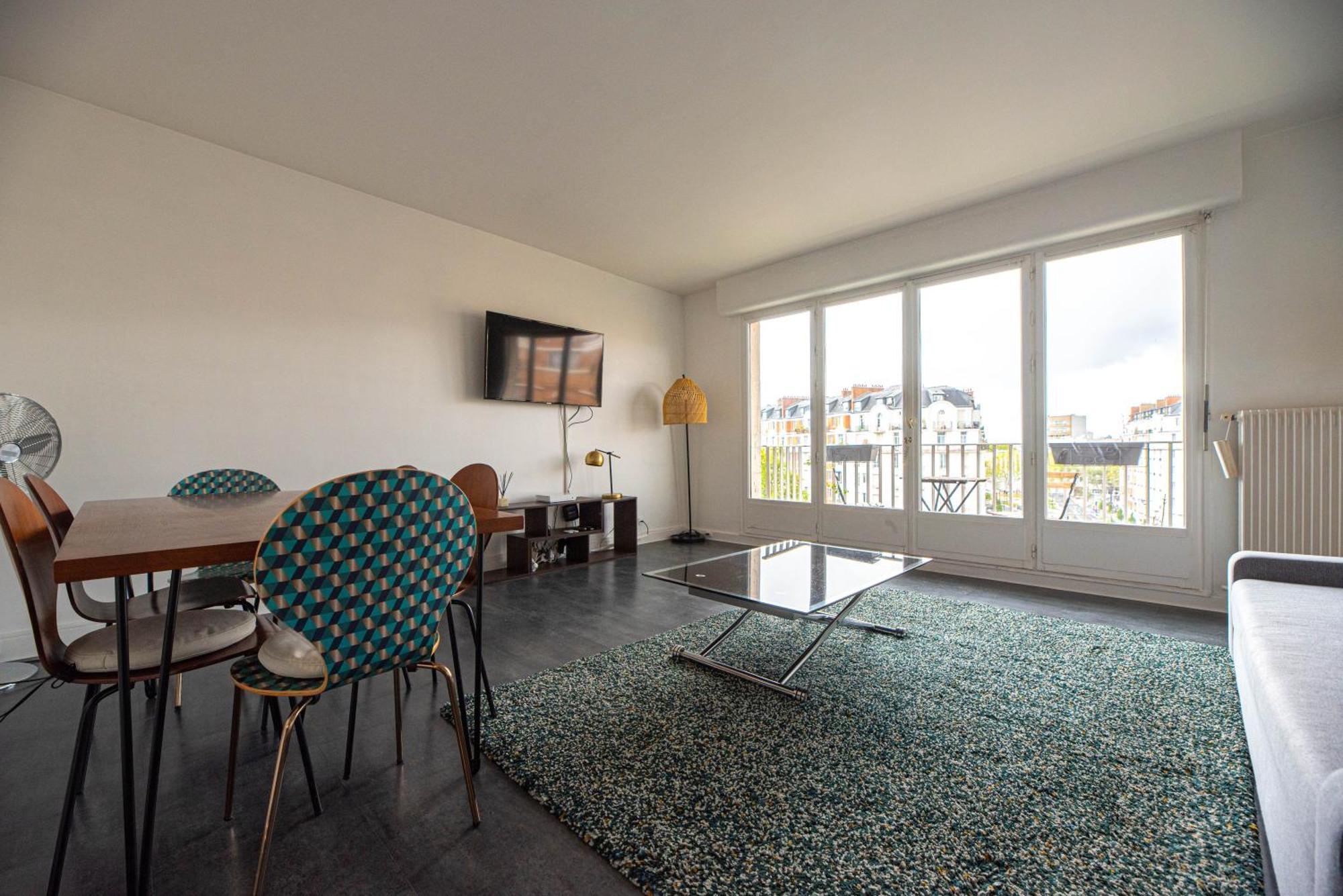 Cia - Pereire, Spacious Flat With Balcony *