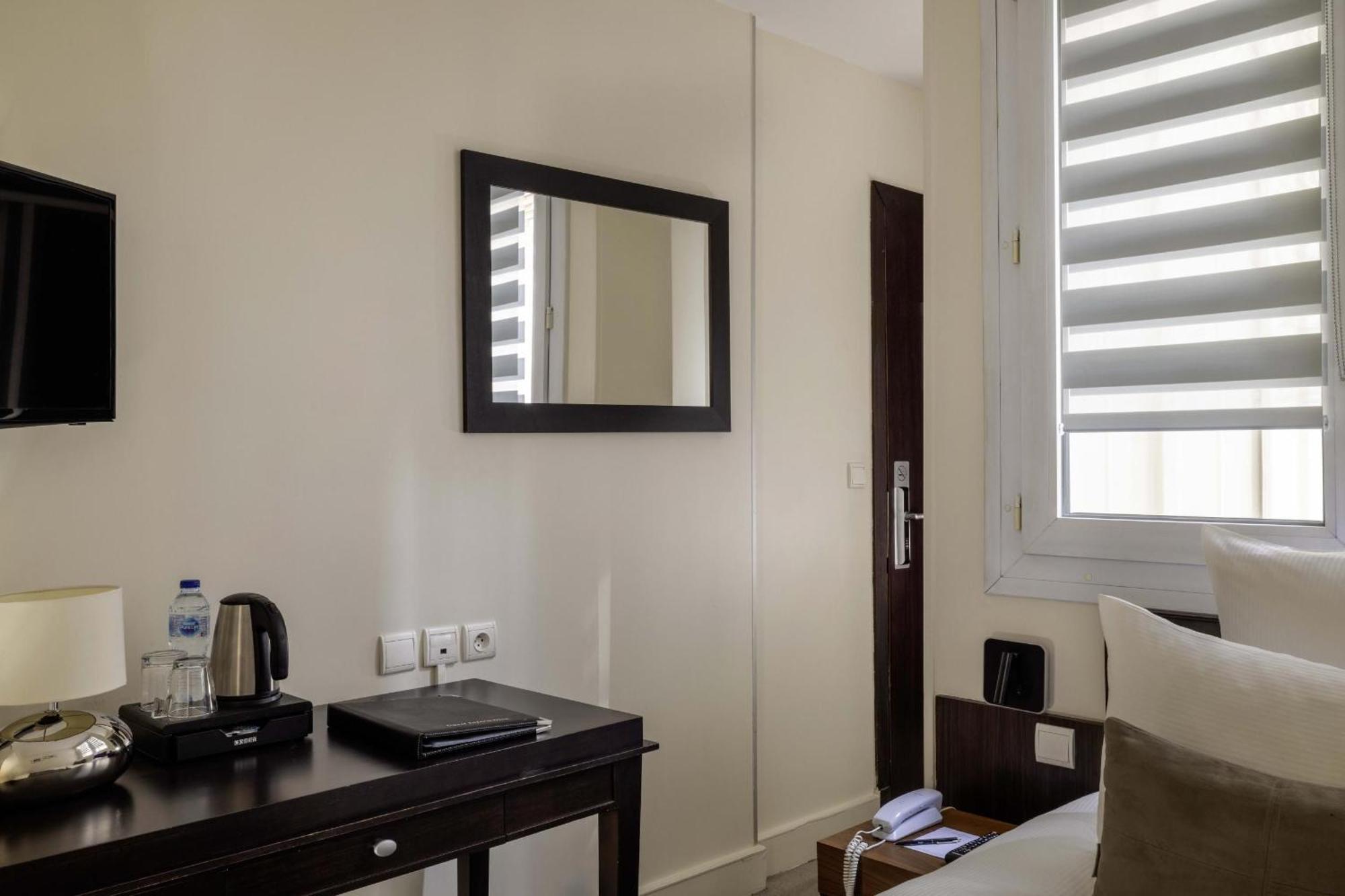 Elysées Bassano 4* Paris