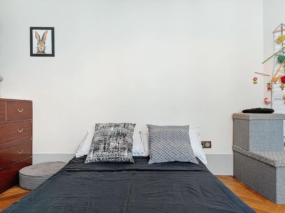 Apartment Anvers Paris