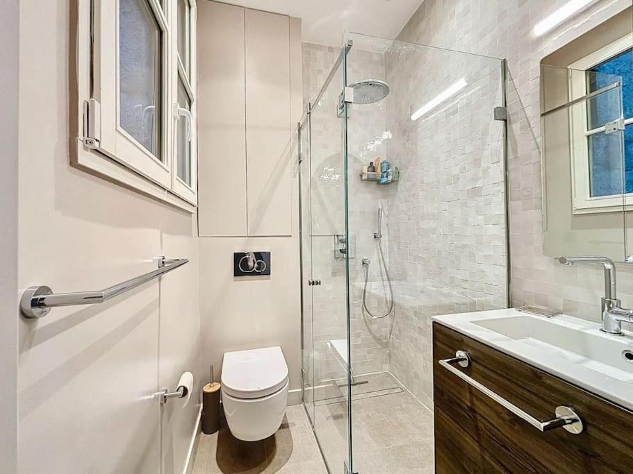 Apartment Anvers Paris