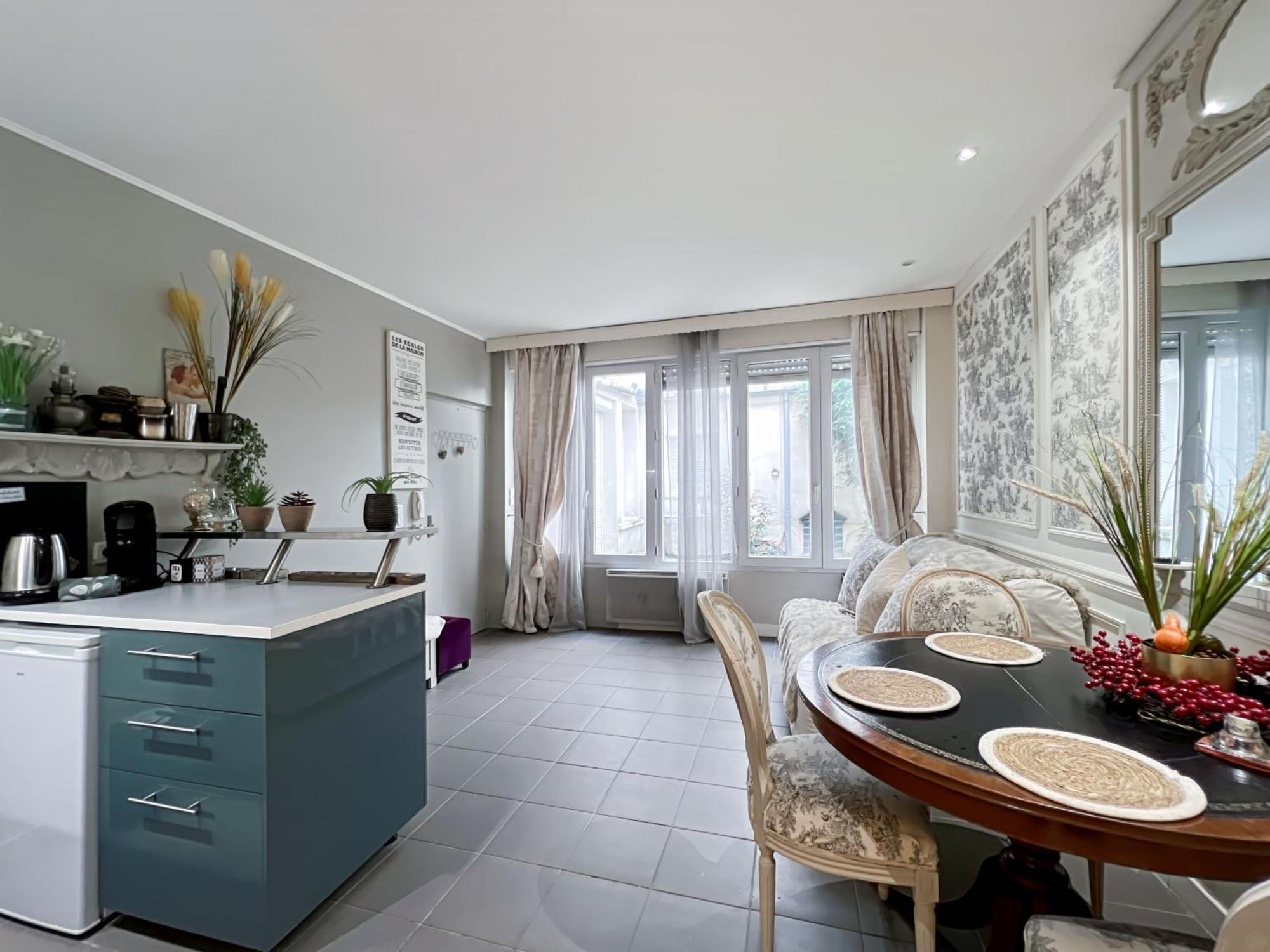Gare Du Nord & Canal St-martin Apartment Paris