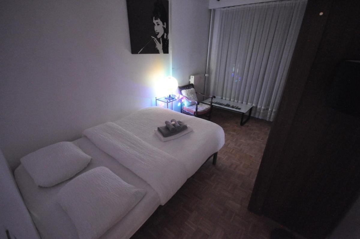 Apartment Spacious, Bright With Private Parking *