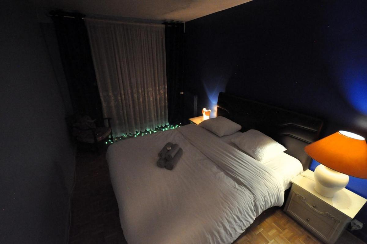 Spacious, Bright With Private Parking Paris