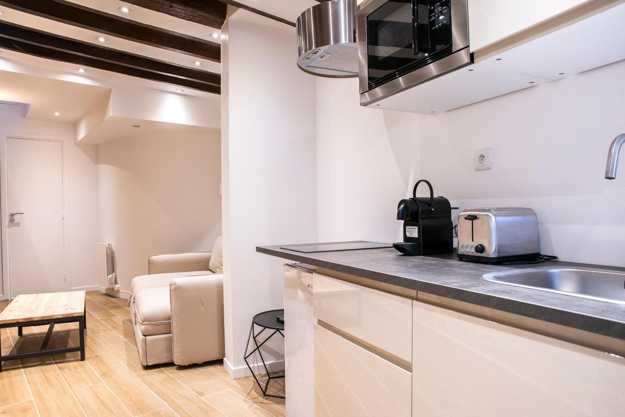 Apartment Cia - Des Abbesses Paris