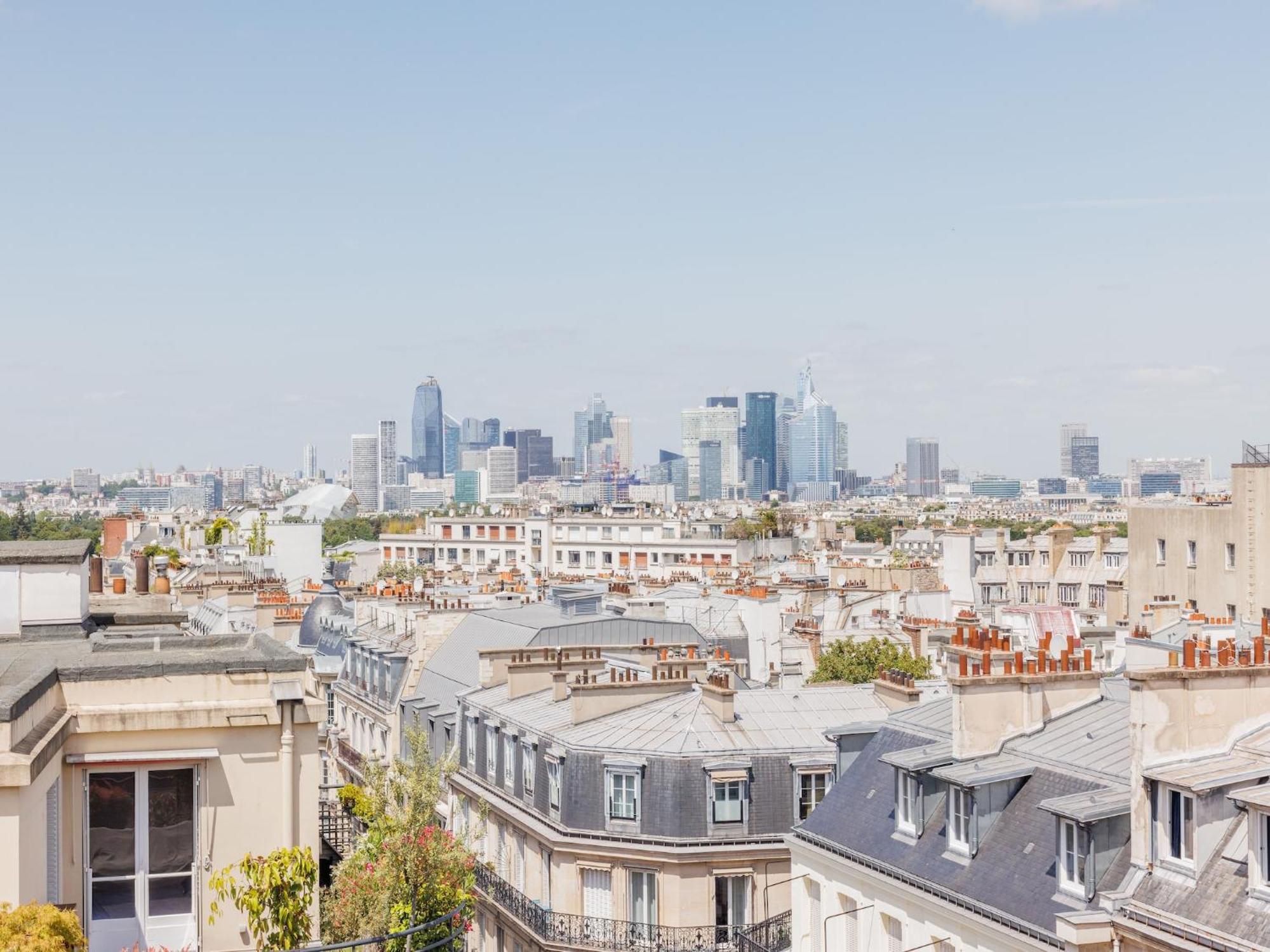 Cozy Renovated Rue Bugeaud Apartment Paris