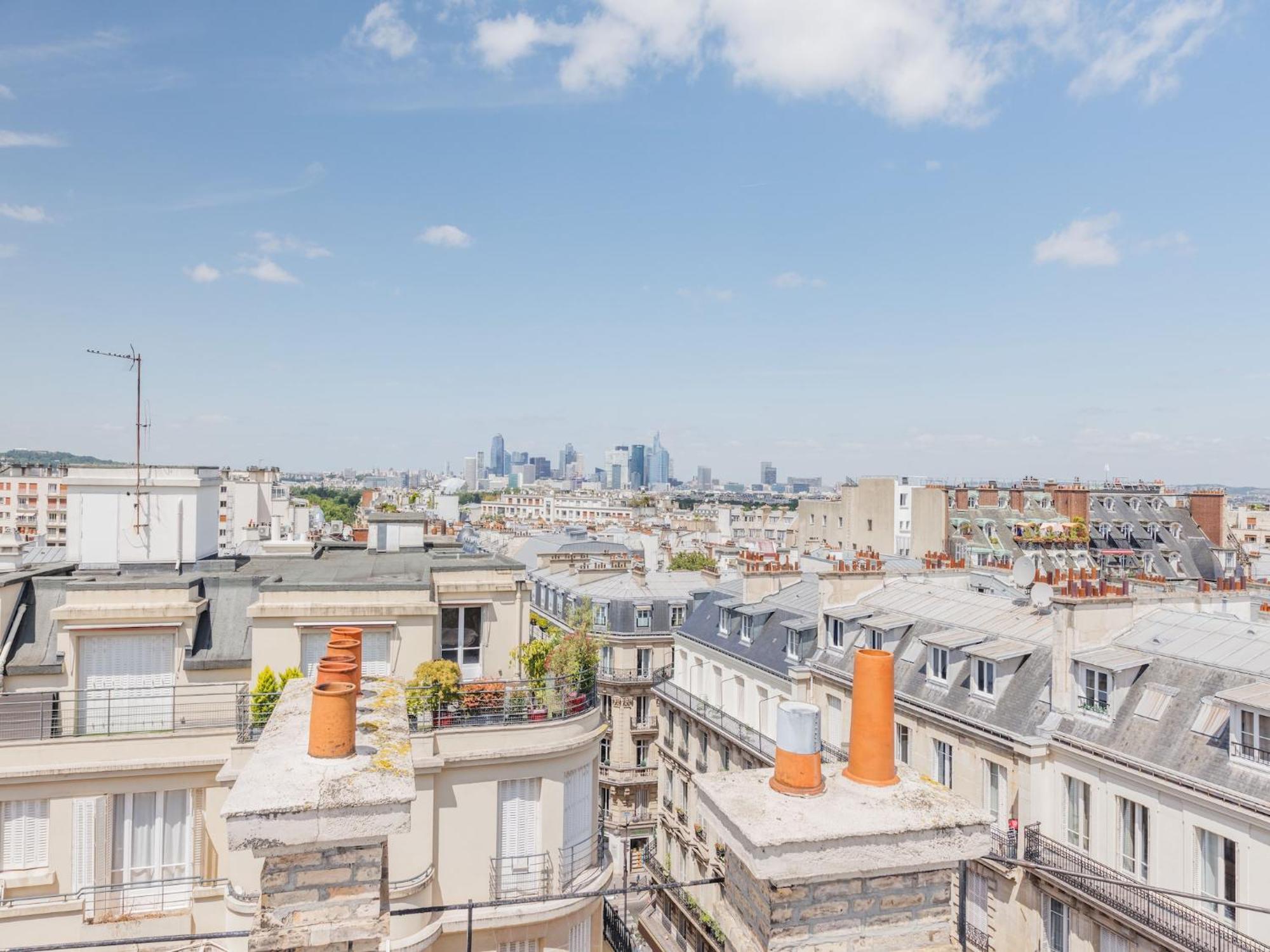 Cozy Renovated Rue Bugeaud Apartment Paris