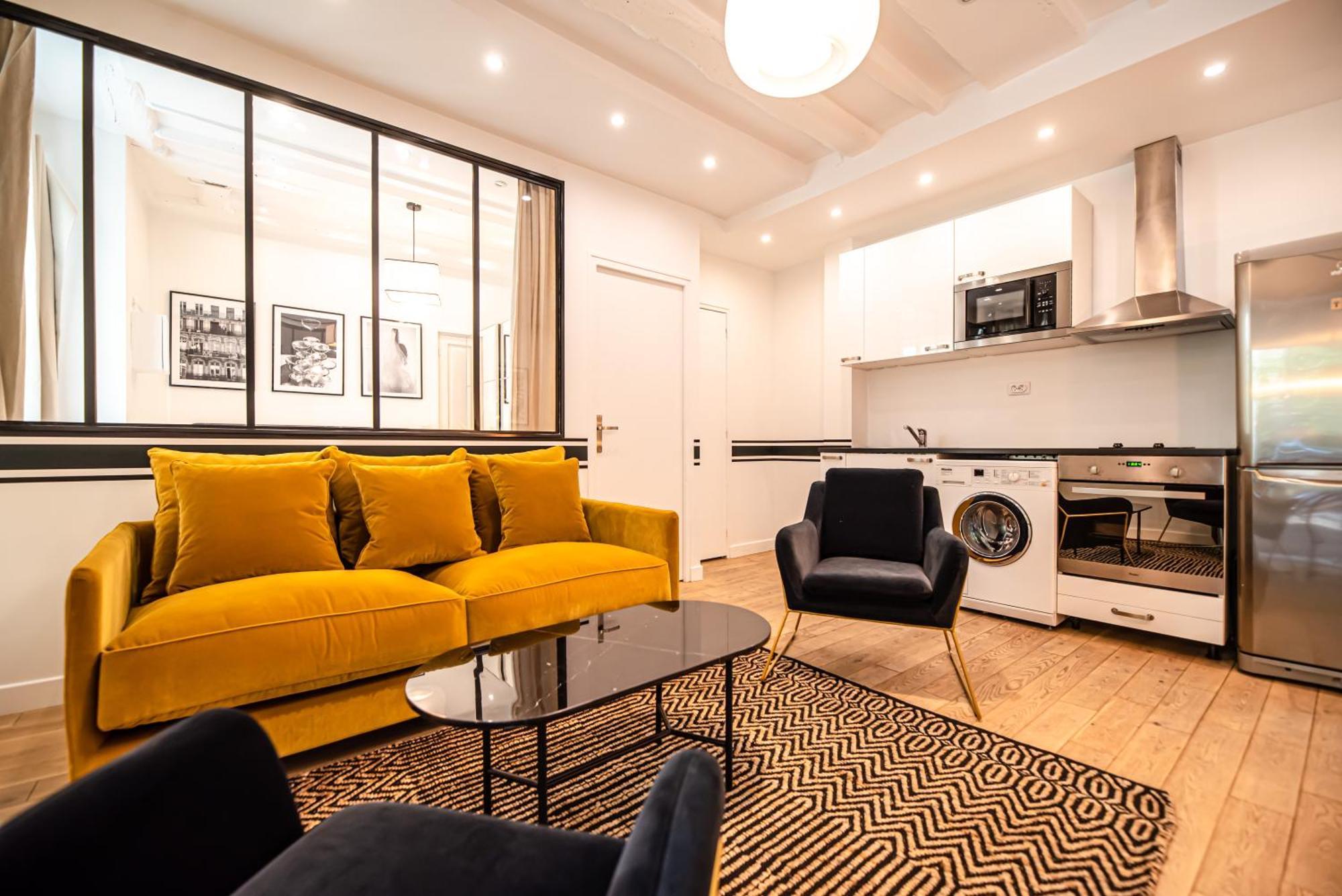 Cia - Bastille Coziness *